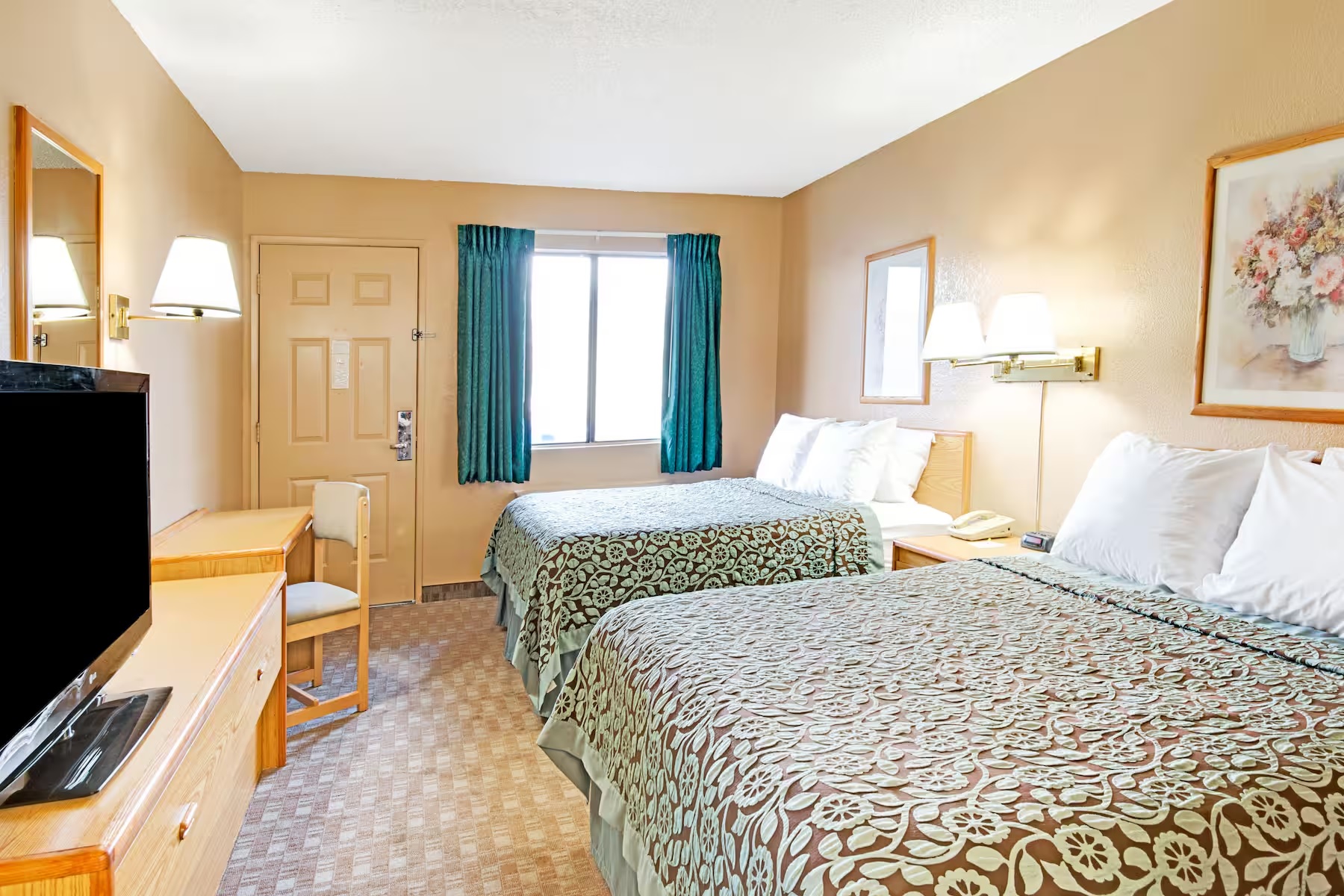 Quadruple Two Queen Beds