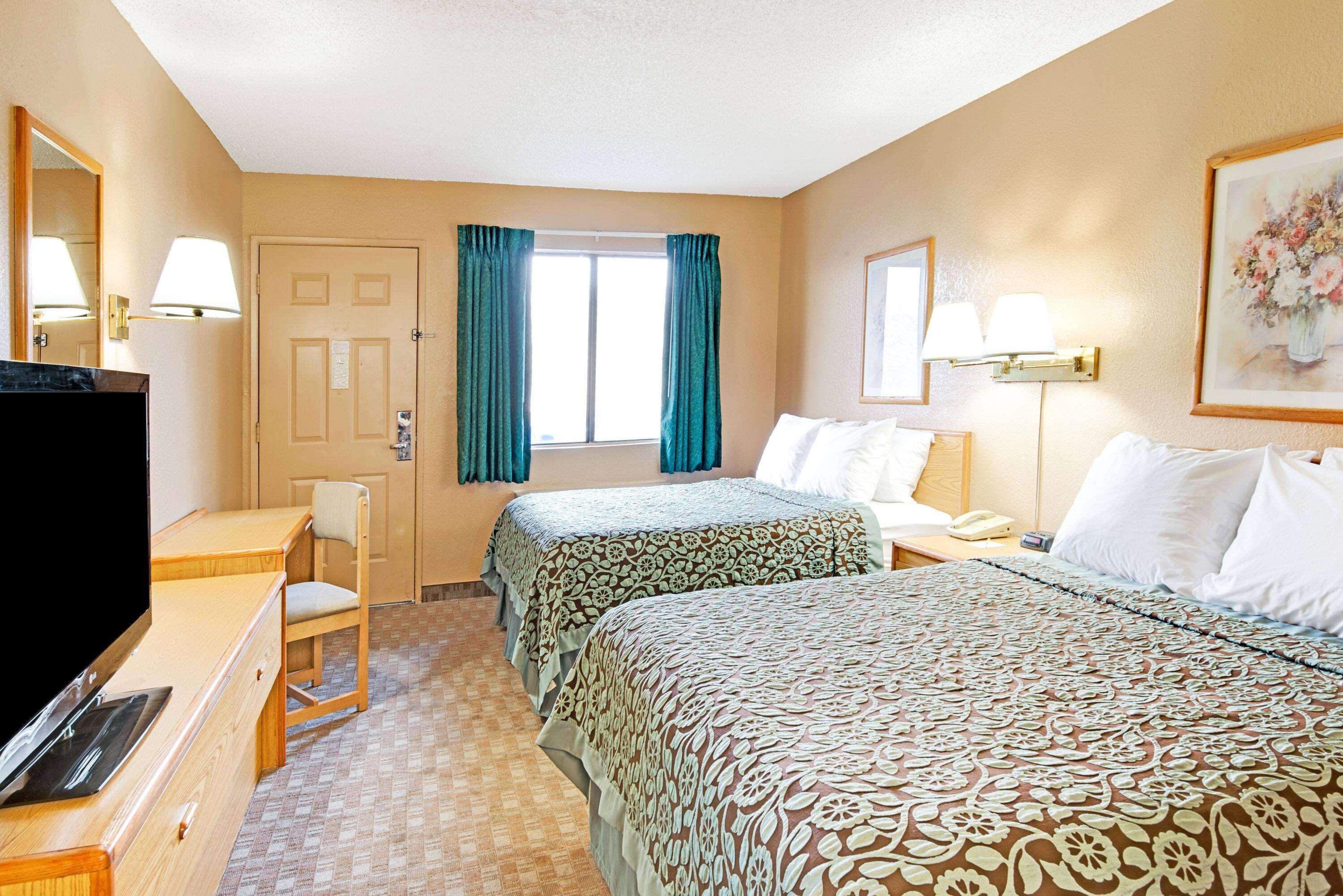 Quadruple Two Queen Beds