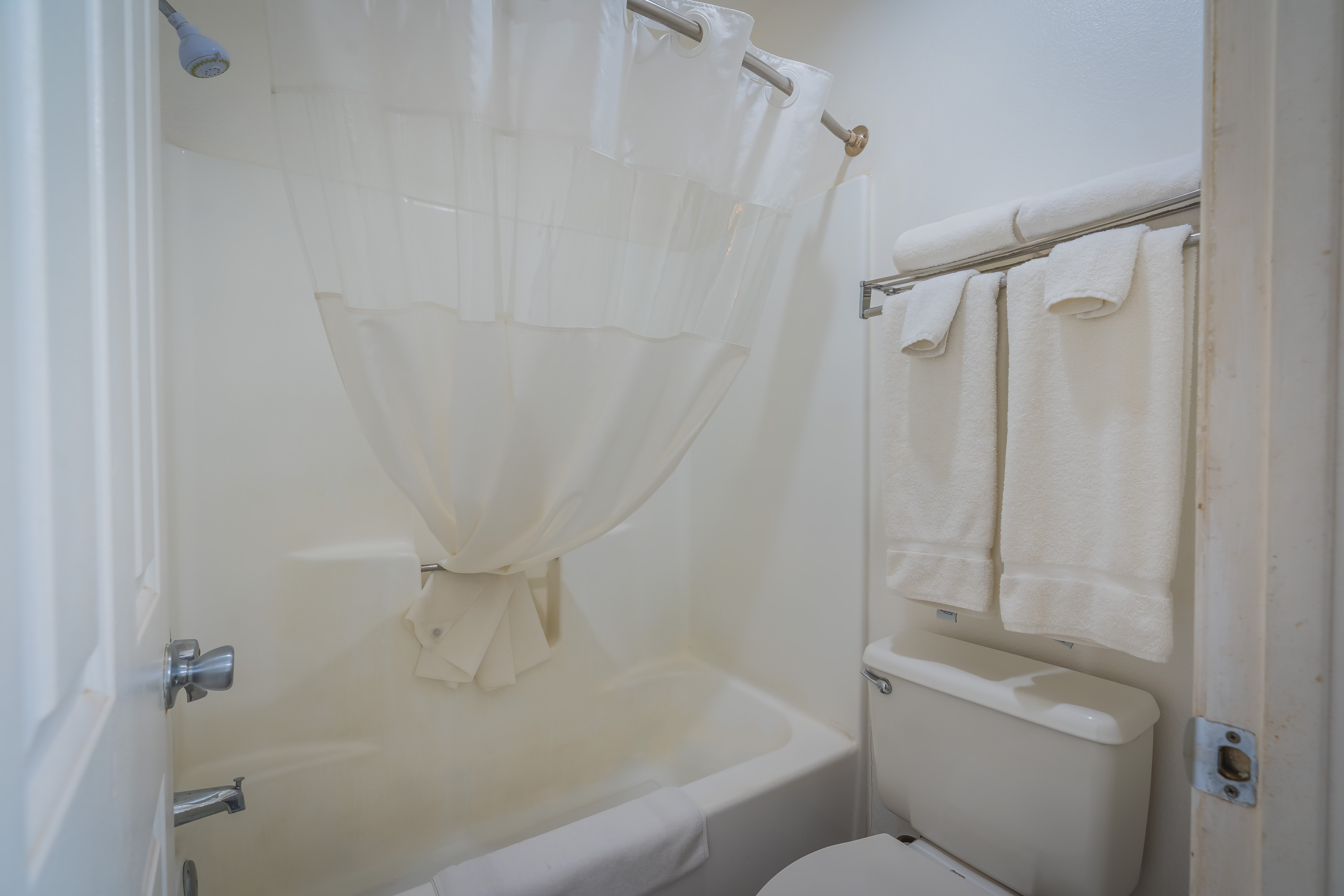 Quadruple Deluxe Queen Bed