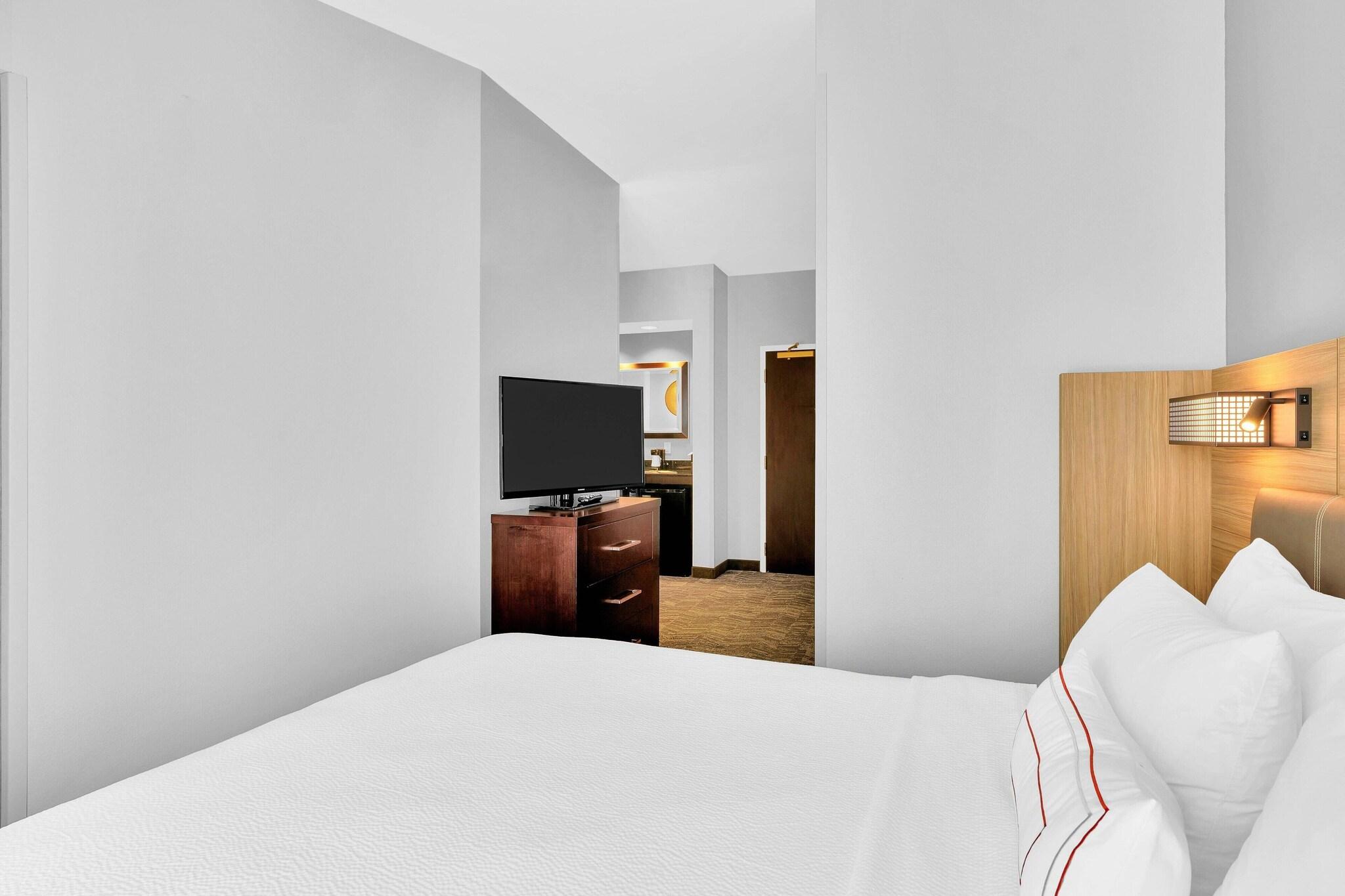 Studio King Size Bed