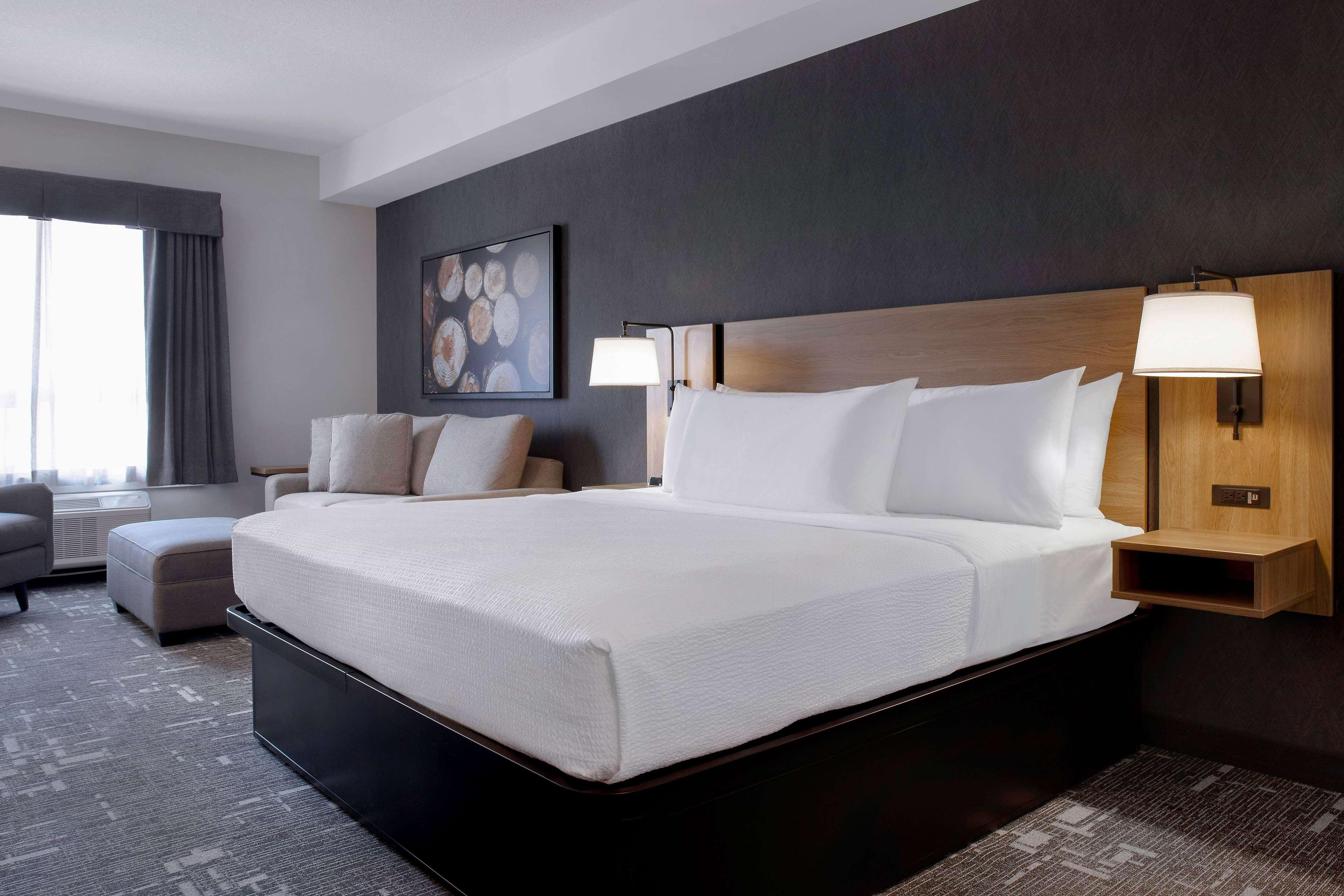 Double King Bed Non Smoking