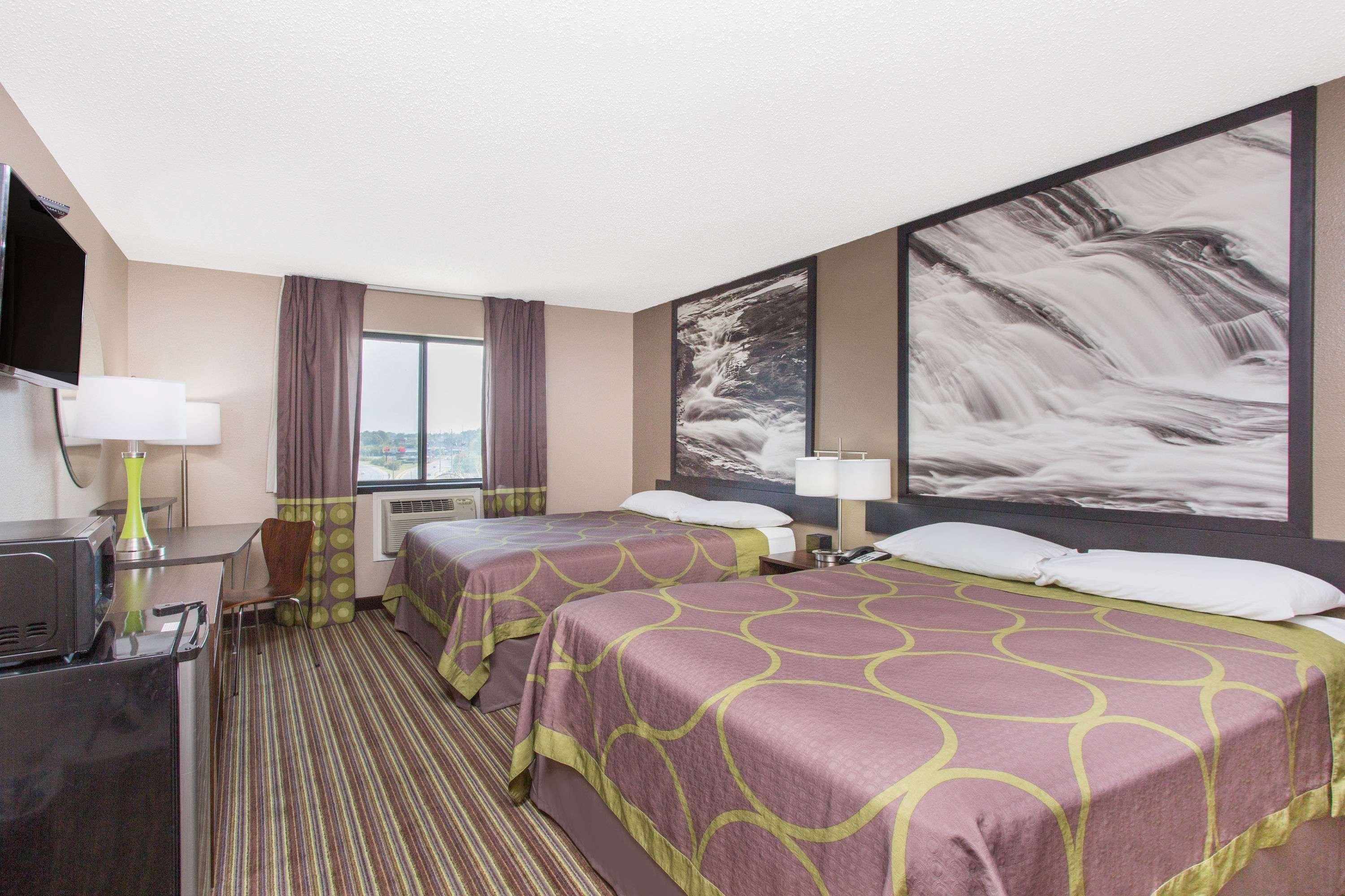 Quadruple Two Queen Beds