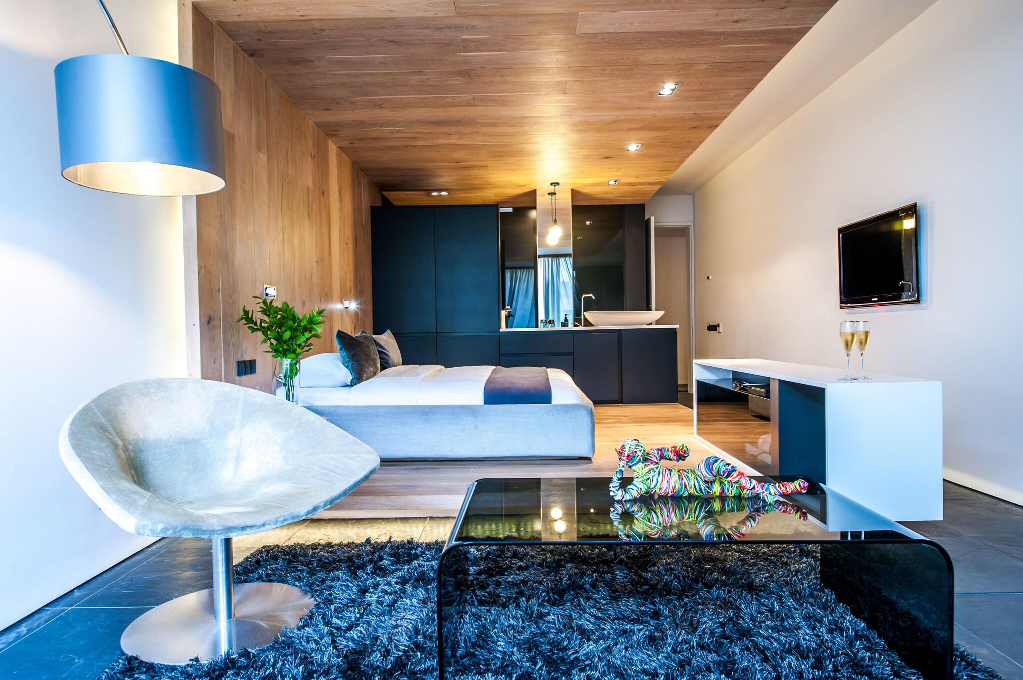 Double King Size Bed