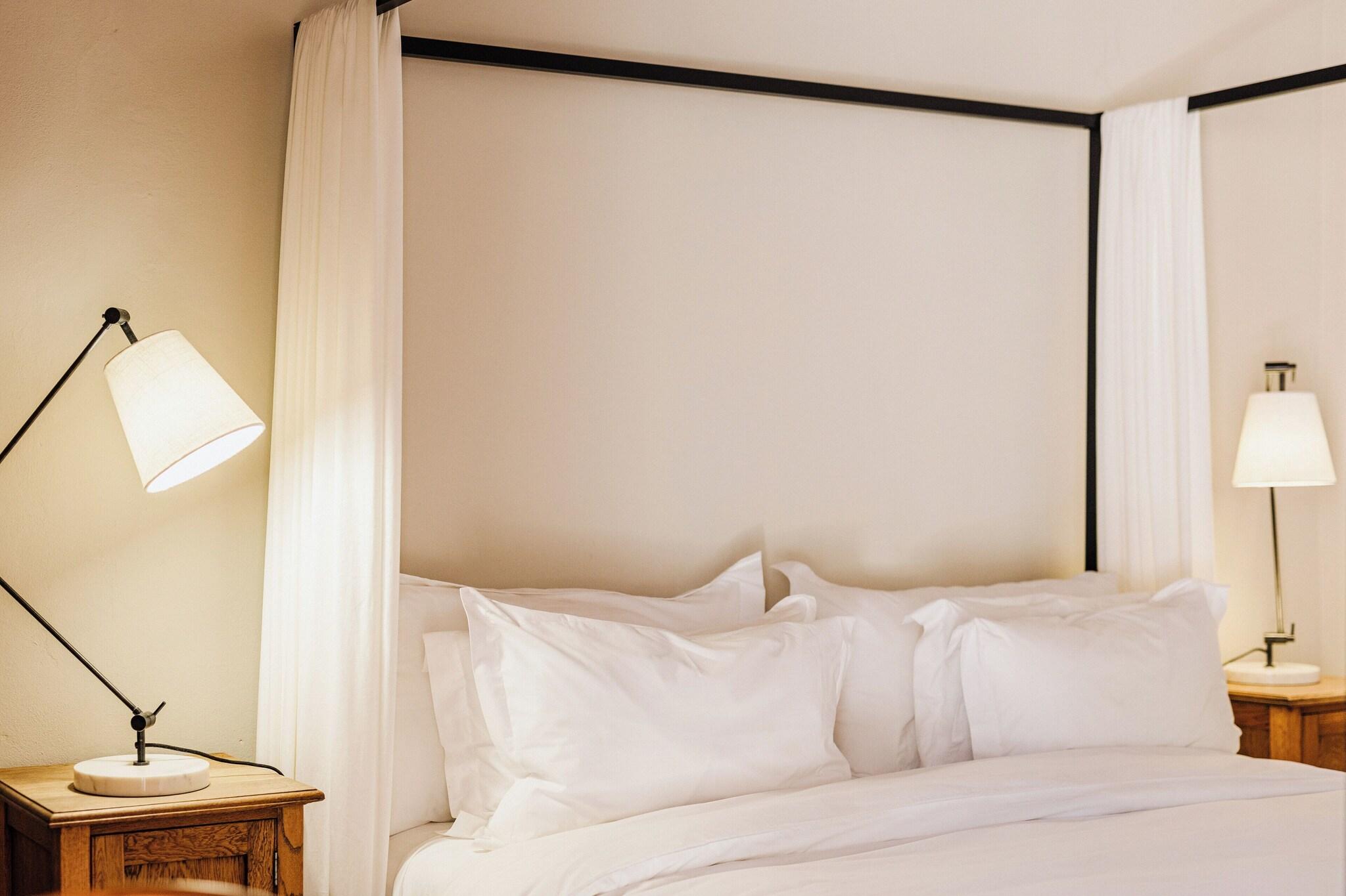 Double King Bed Non Smoking