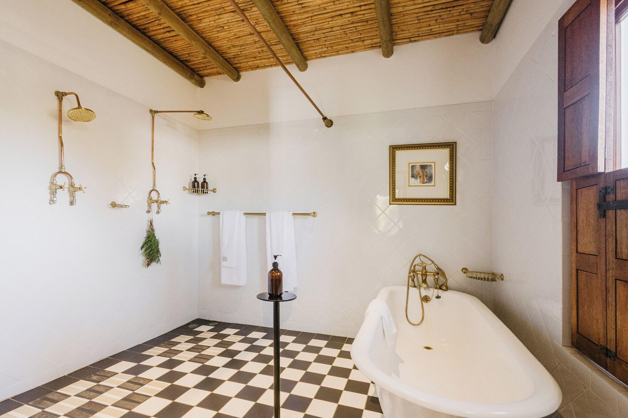 Double King Bed Non Smoking