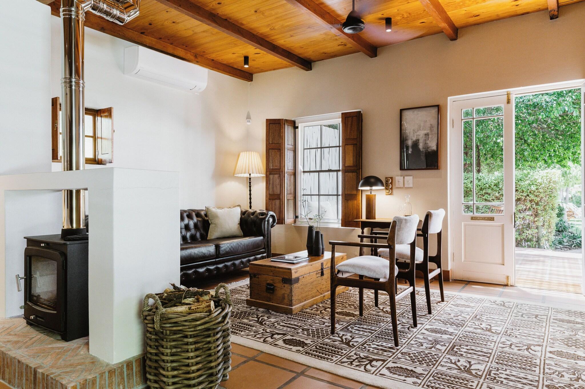 Suite Pool View King Bed