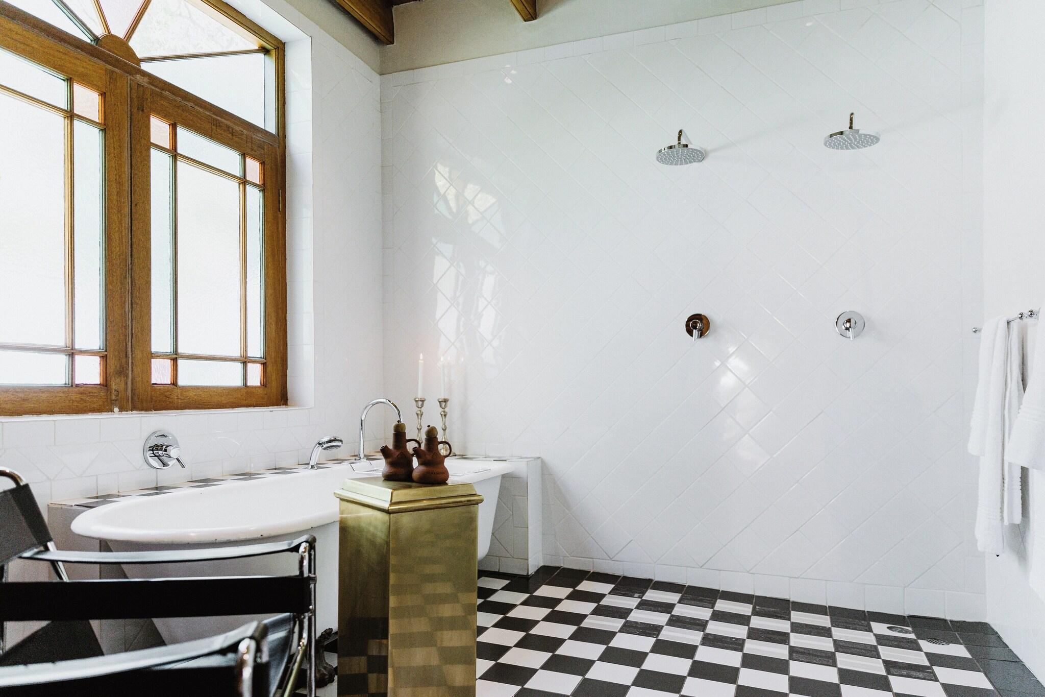 Suite Pool View King Bed