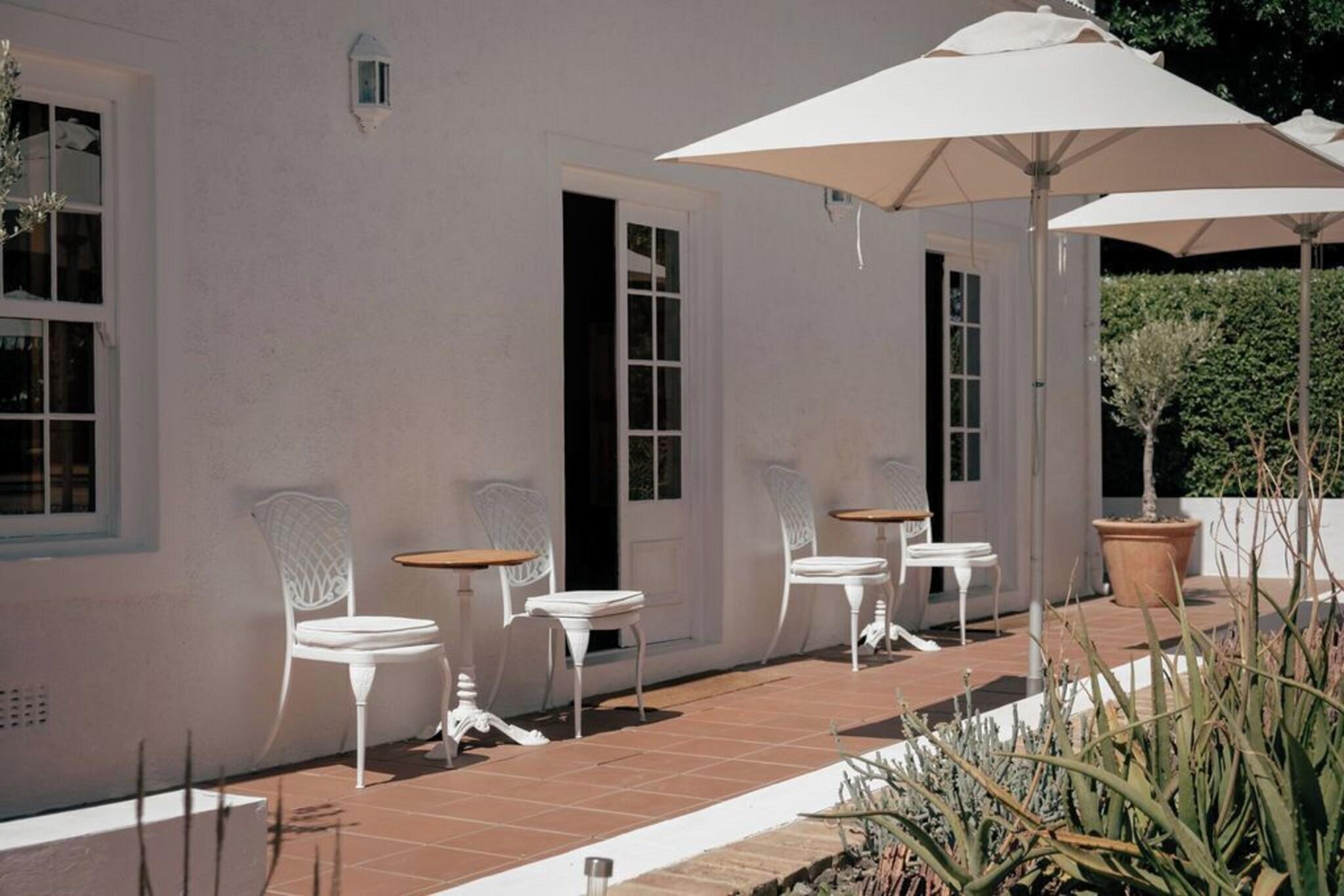 Suite Pool View King Bed