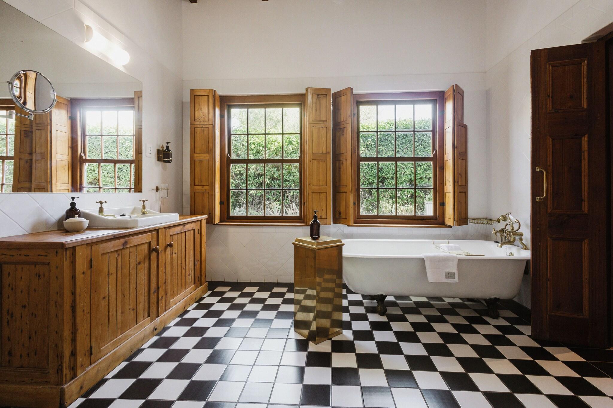 Suite Pool View King Bed