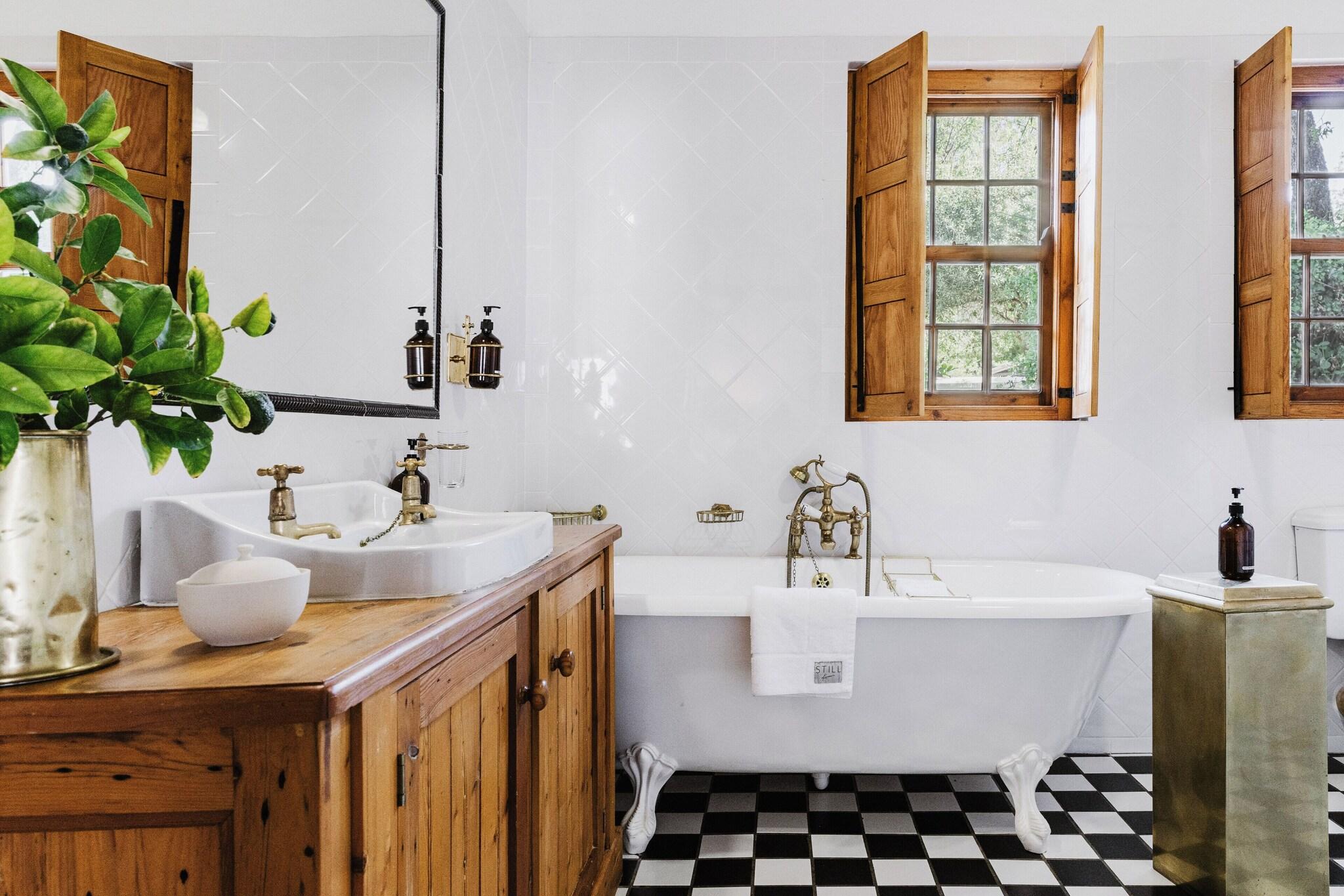 Suite Pool View King Bed