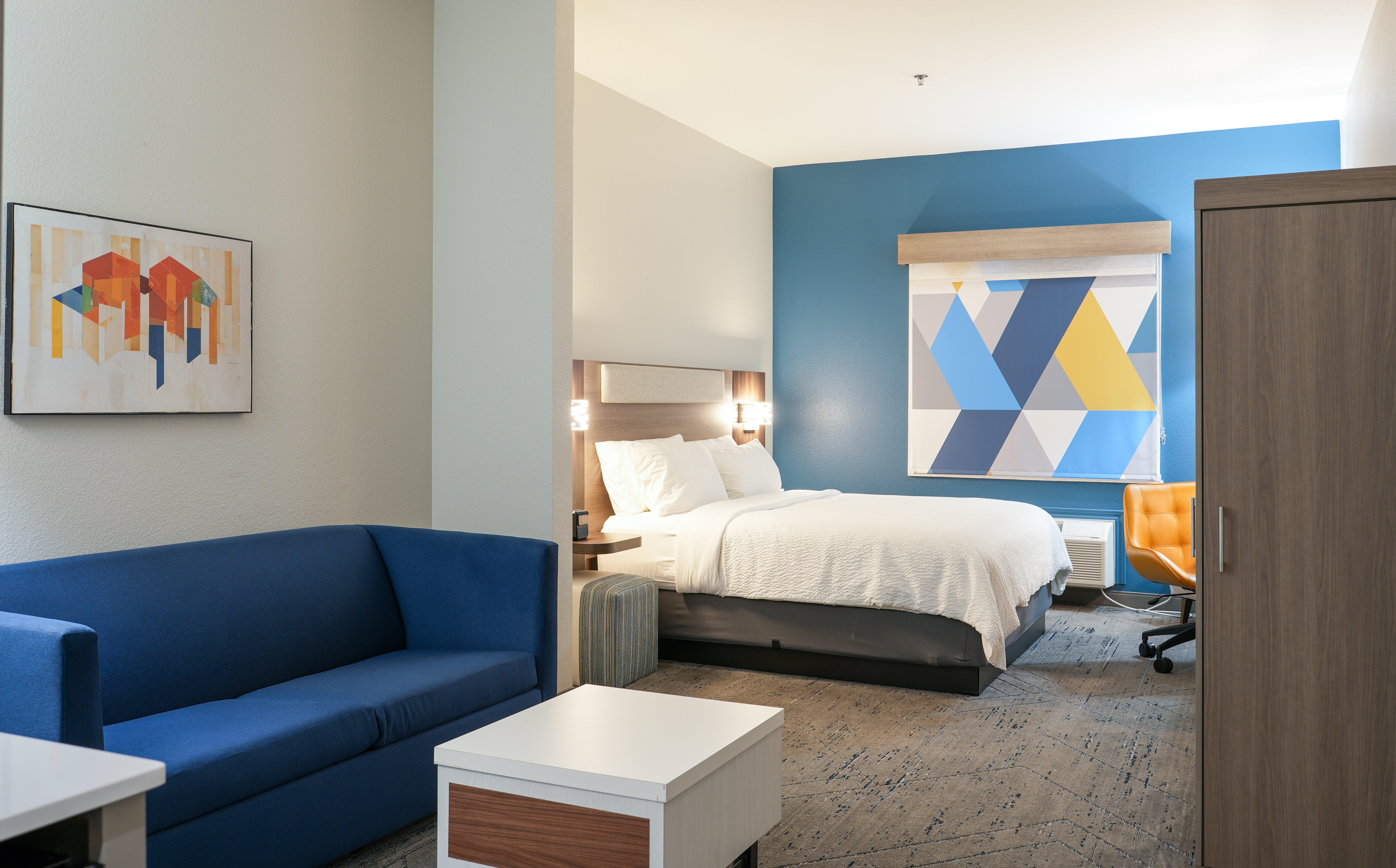 Suite Accessible King Size Bed