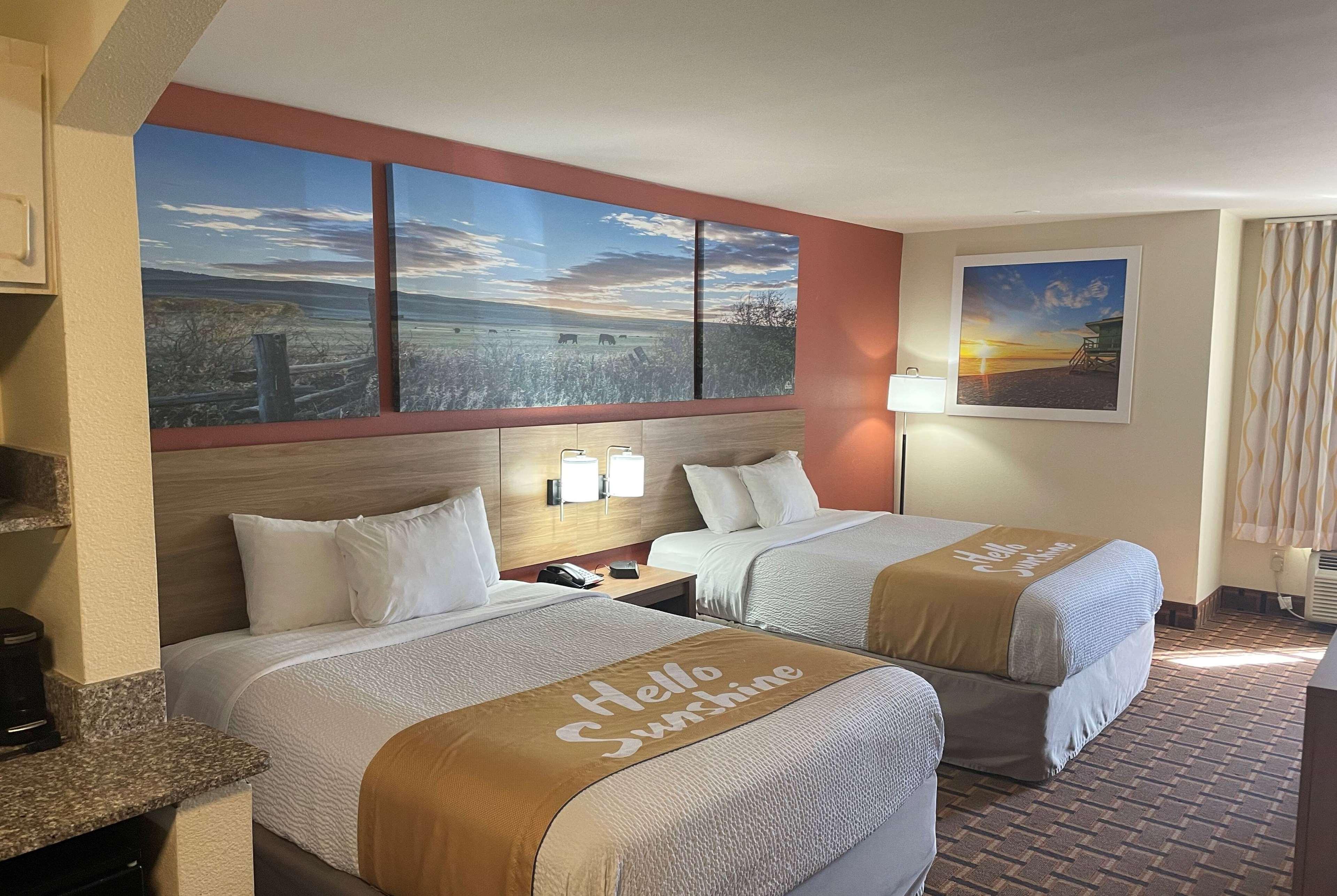 Quadruple Two Queen Beds