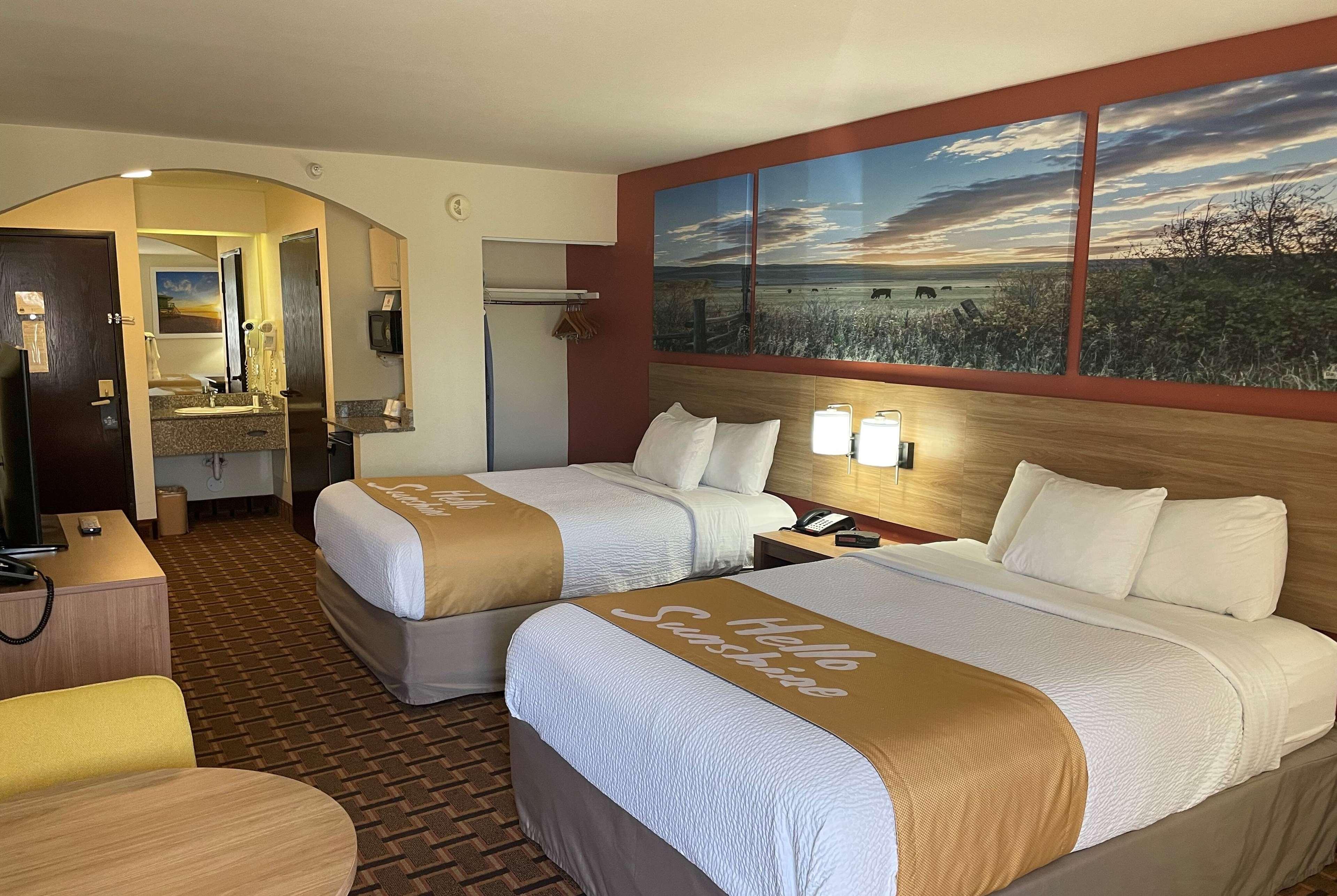 Quadruple Two Queen Beds