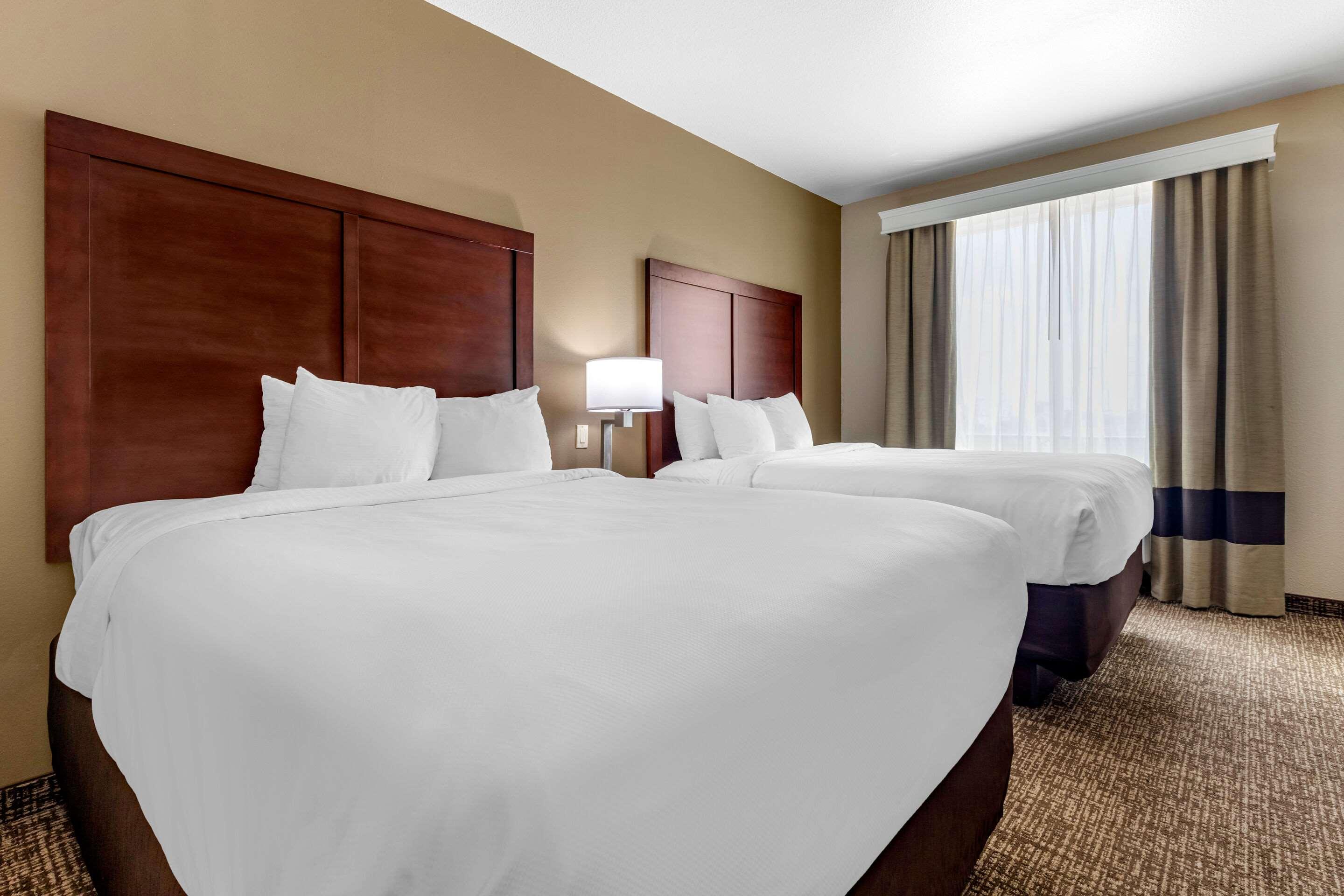 Double Two Queen Beds Non Smoking