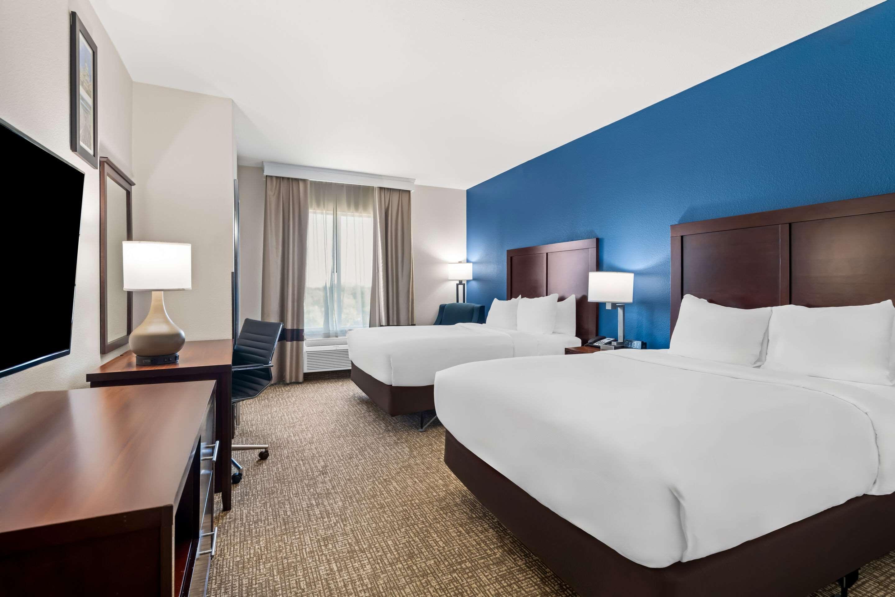 Double Two Queen Beds Non Smoking