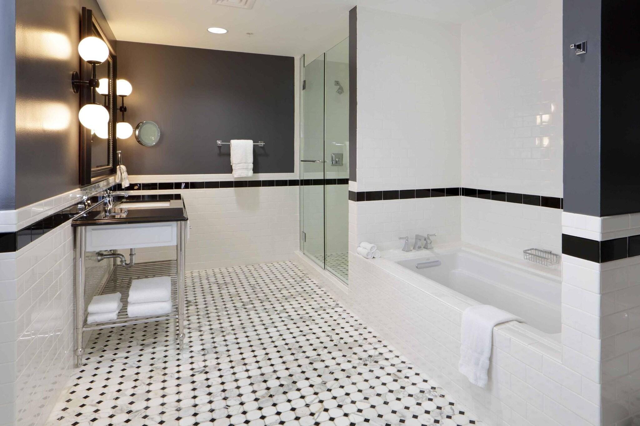 Junior Suite King Size Bed