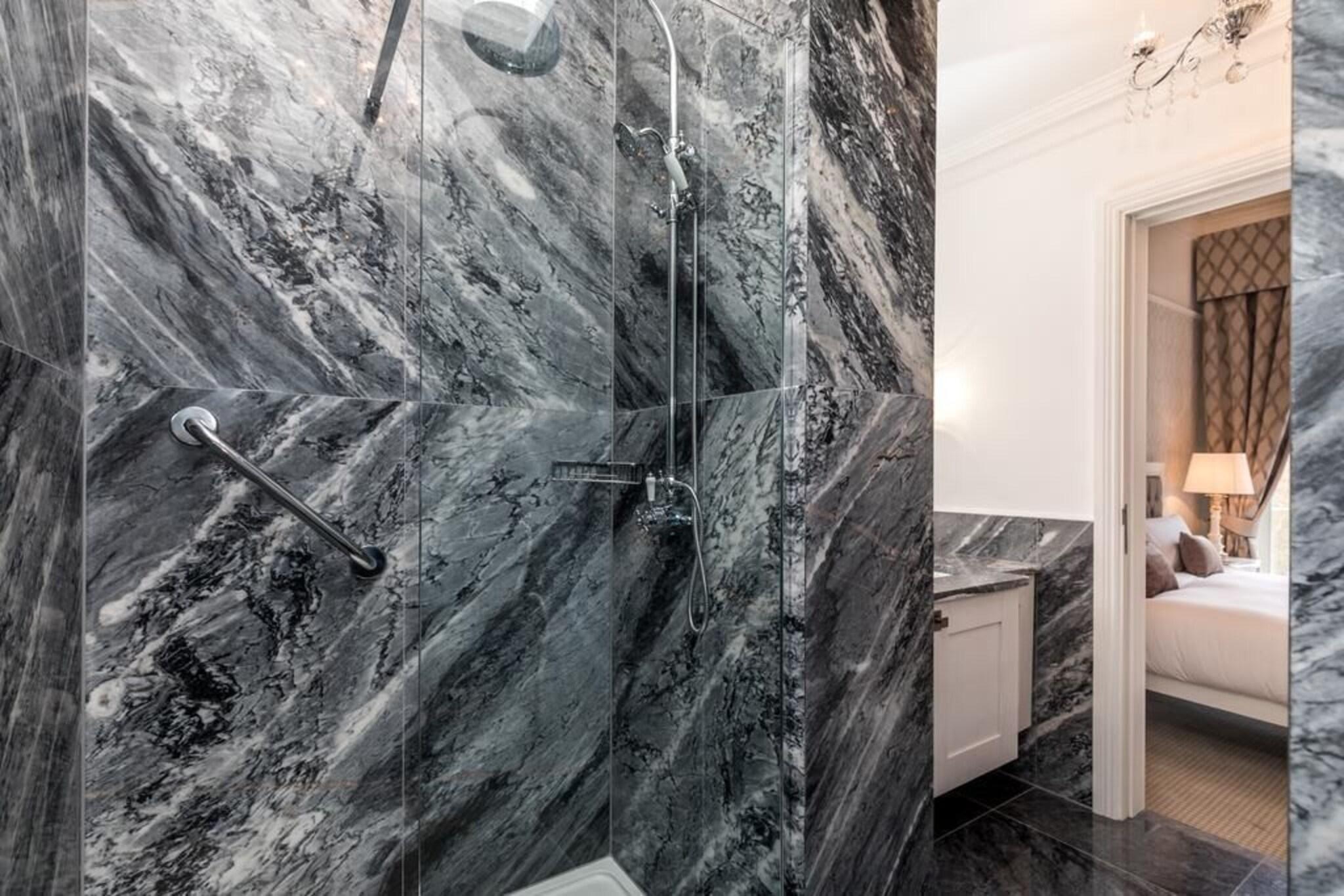 Junior Suite with Views