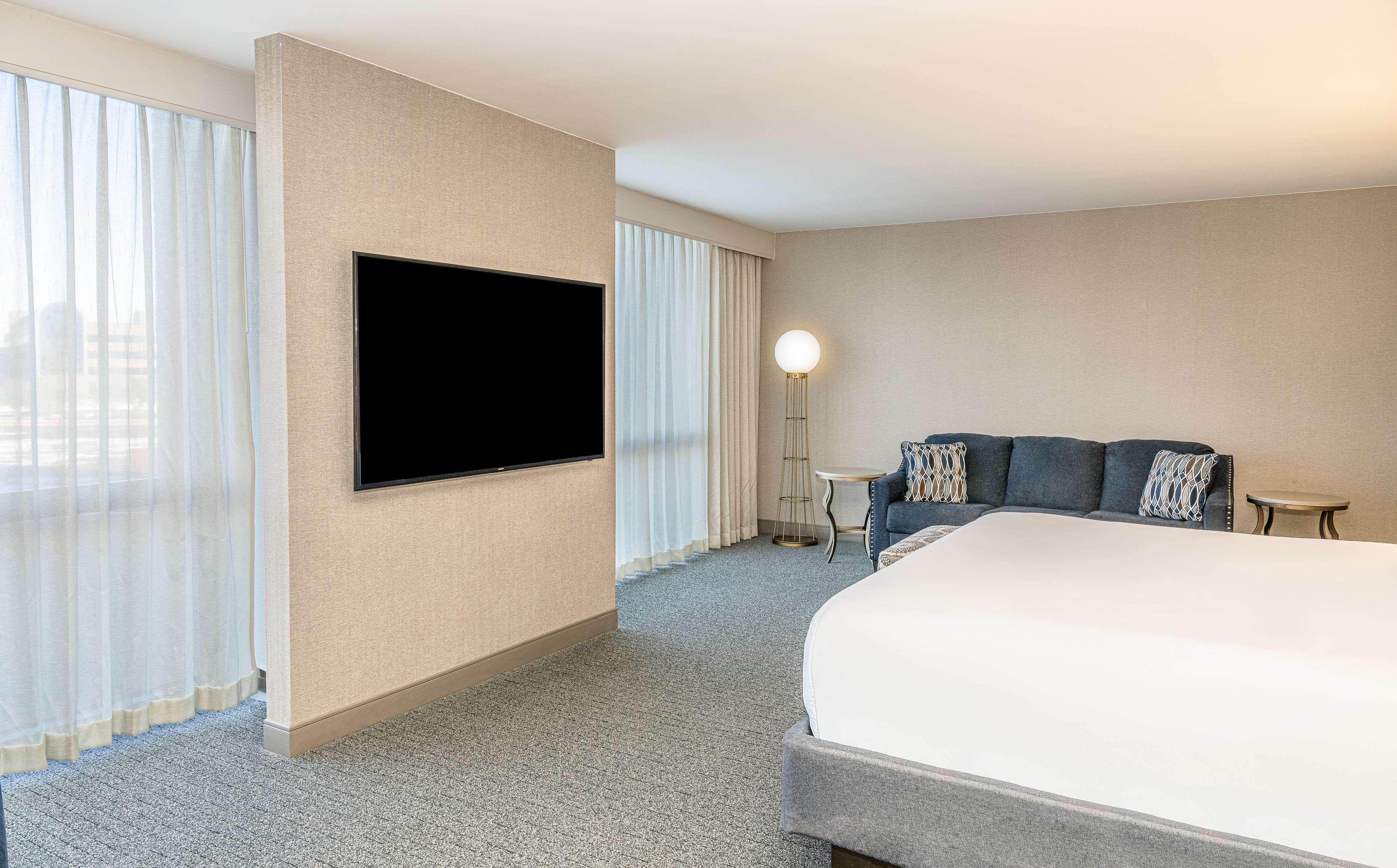 Studio King Size Bed