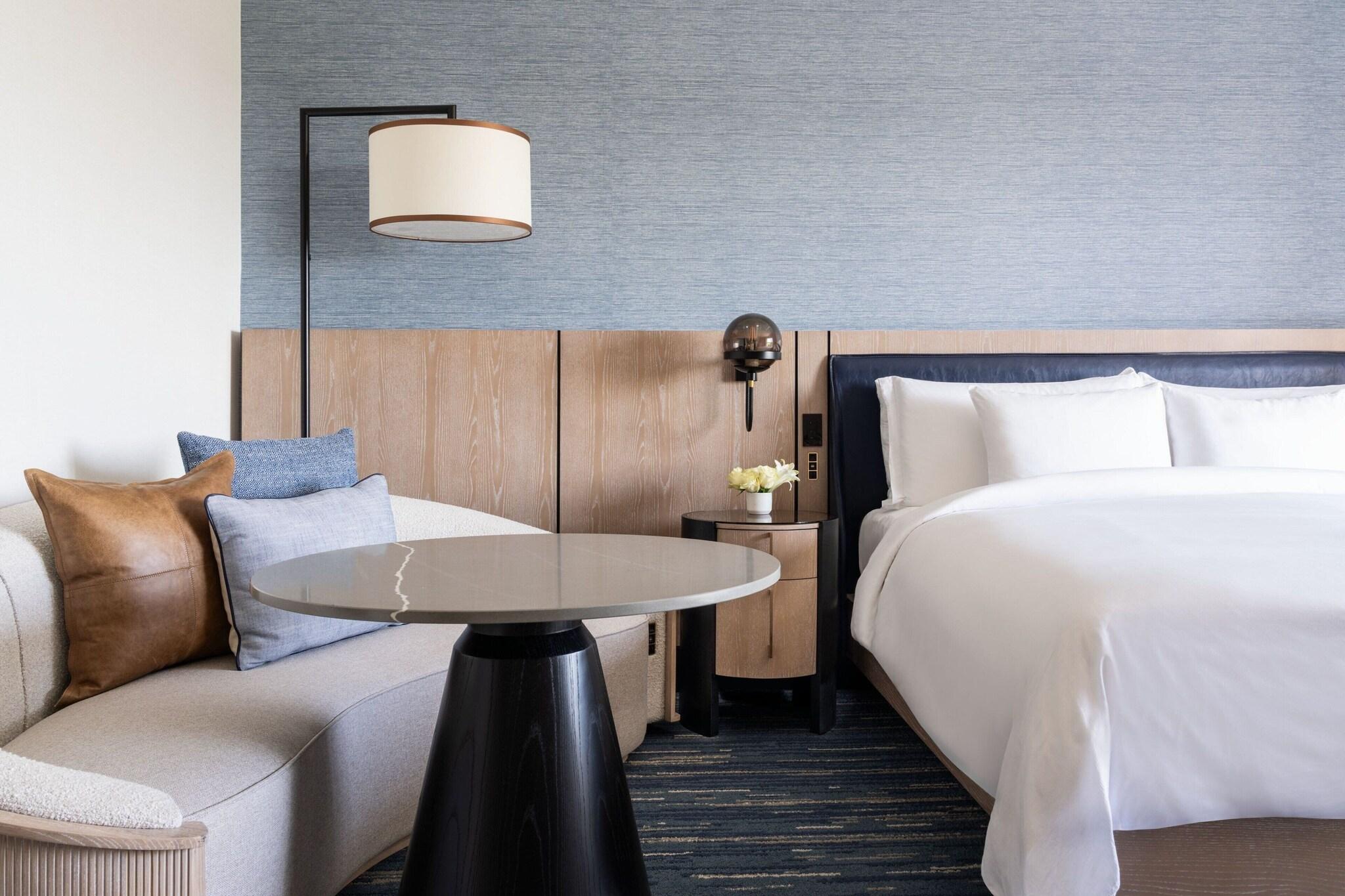 Double Deluxe King Bed