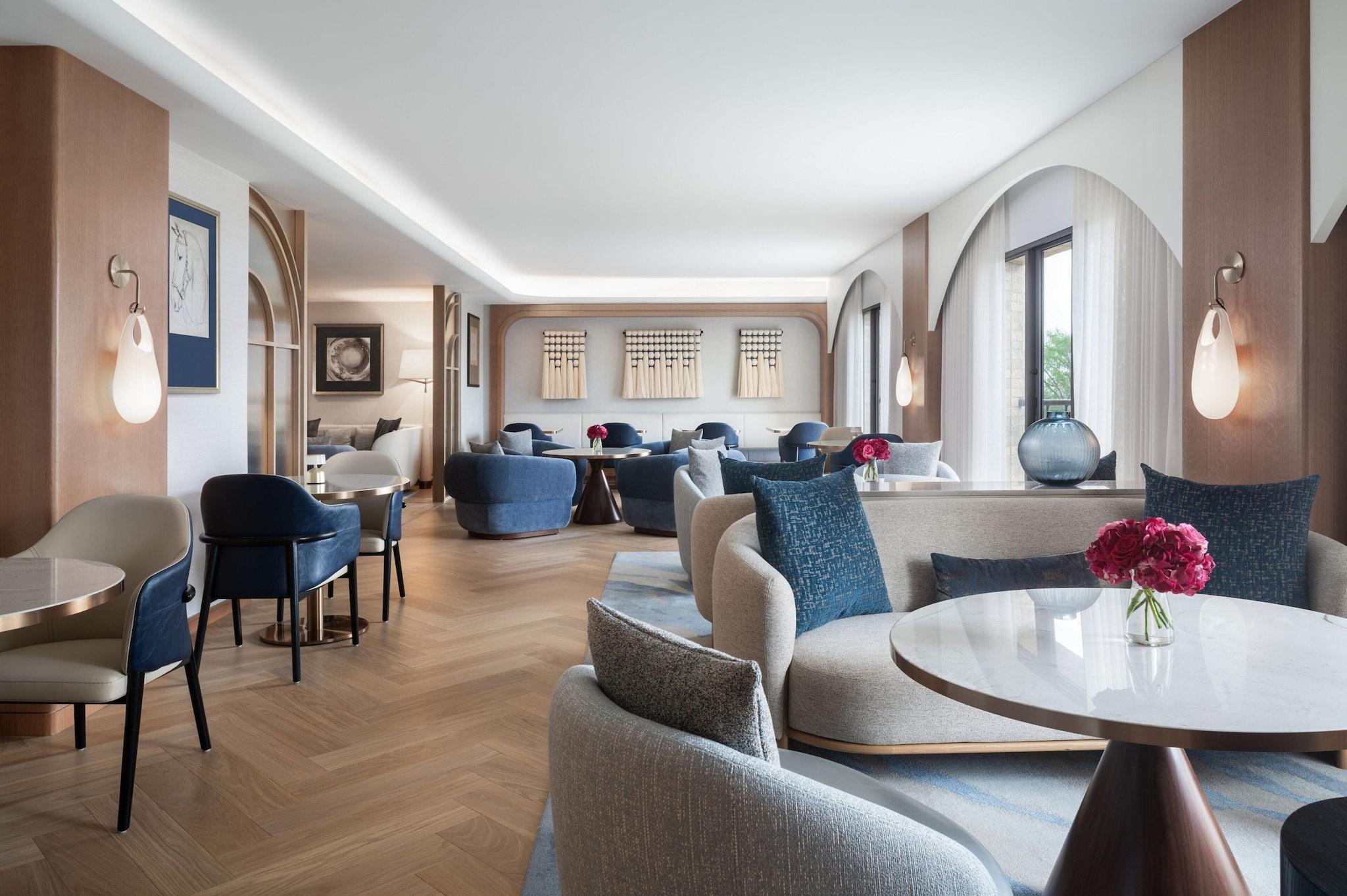 Double Club King Bed