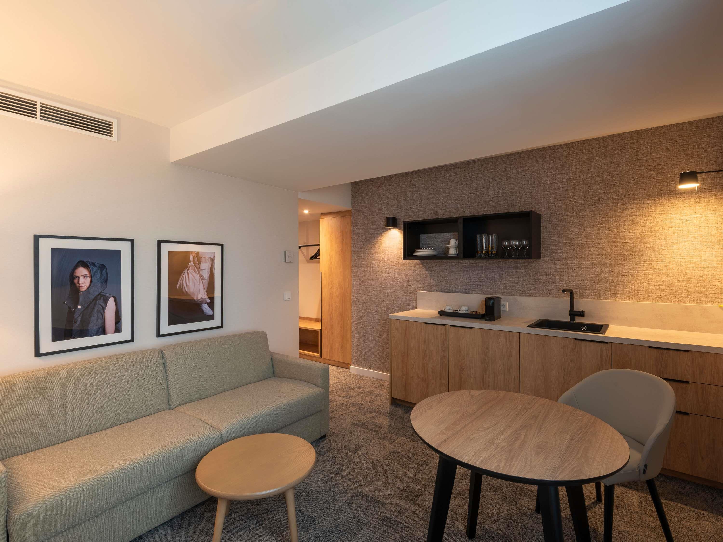 Studio King Size Bed