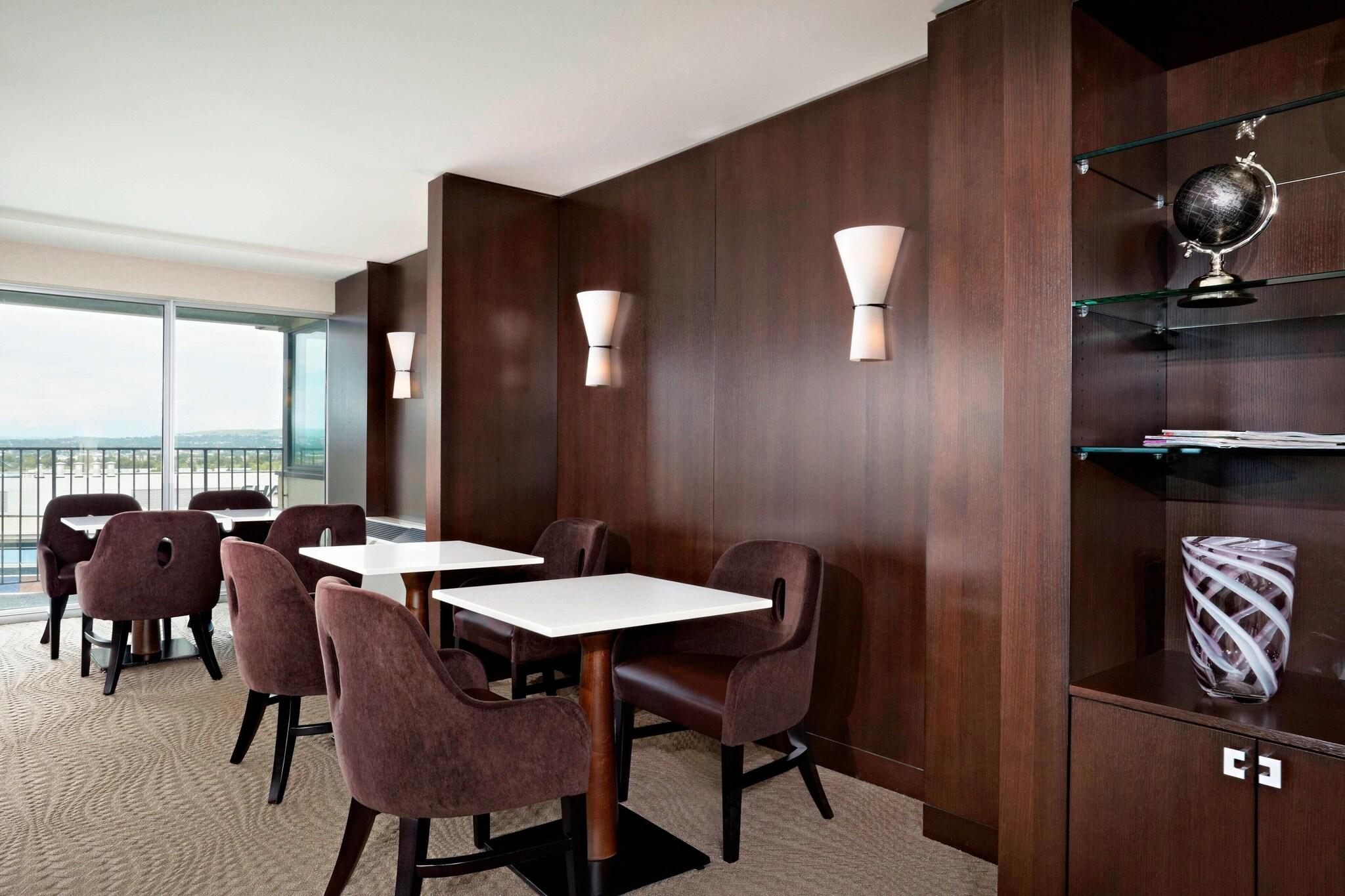 Double Deluxe King Bed