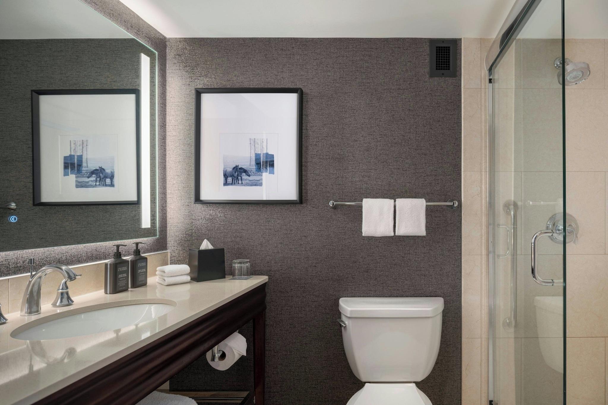 Double Deluxe King Bed