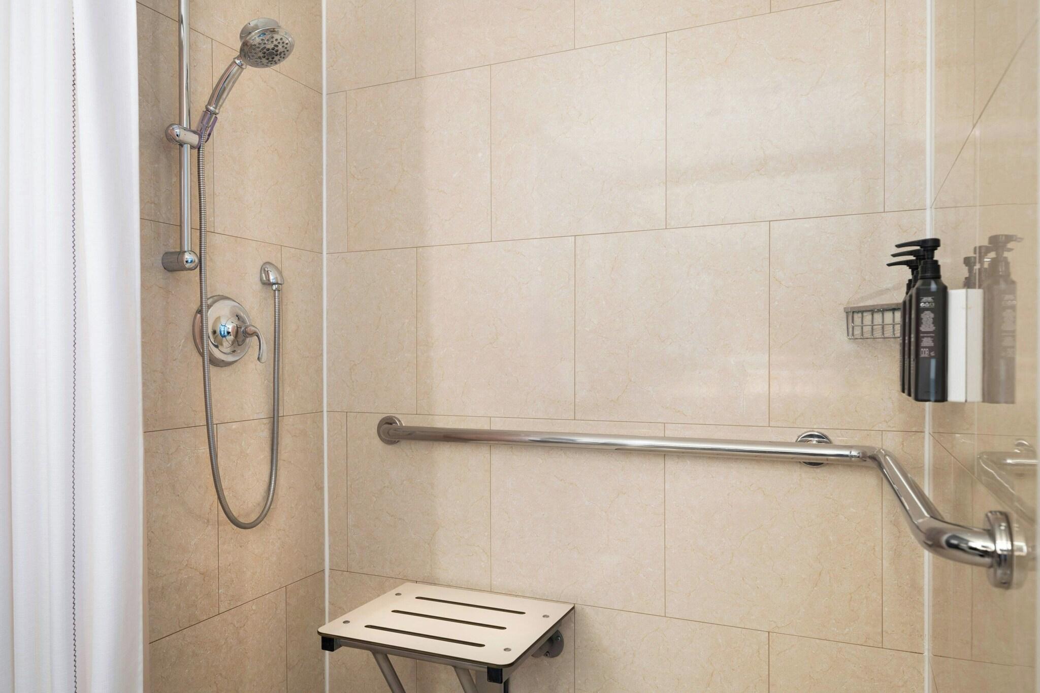 Double Guest Room Queen Bed