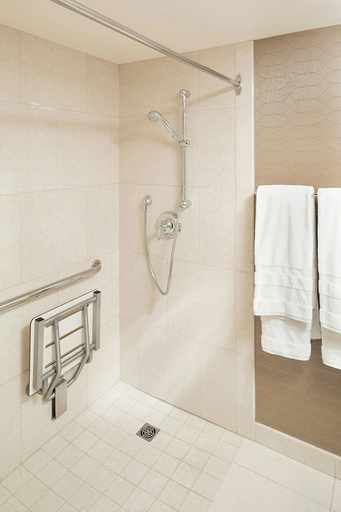 Double Guest Room Queen Bed