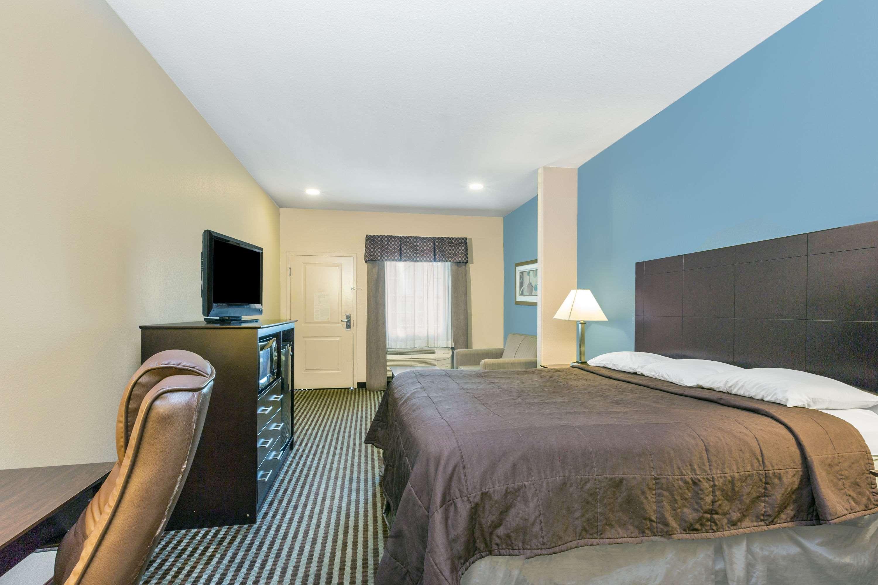 Double King Bed Non Smoking