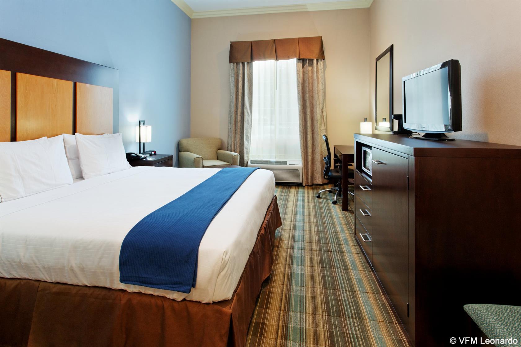 Double Deluxe King Bed