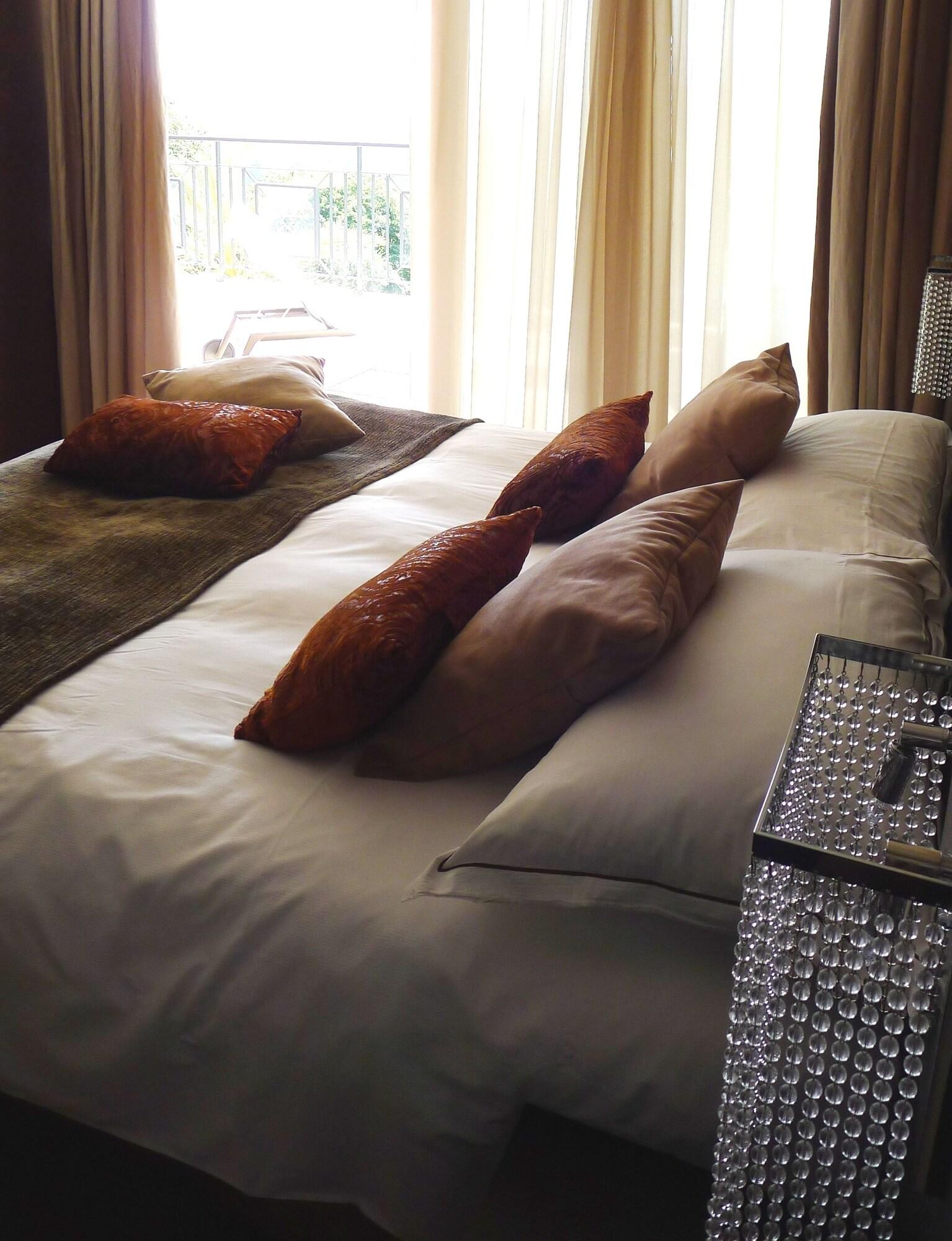 Suite Deluxe King Bed