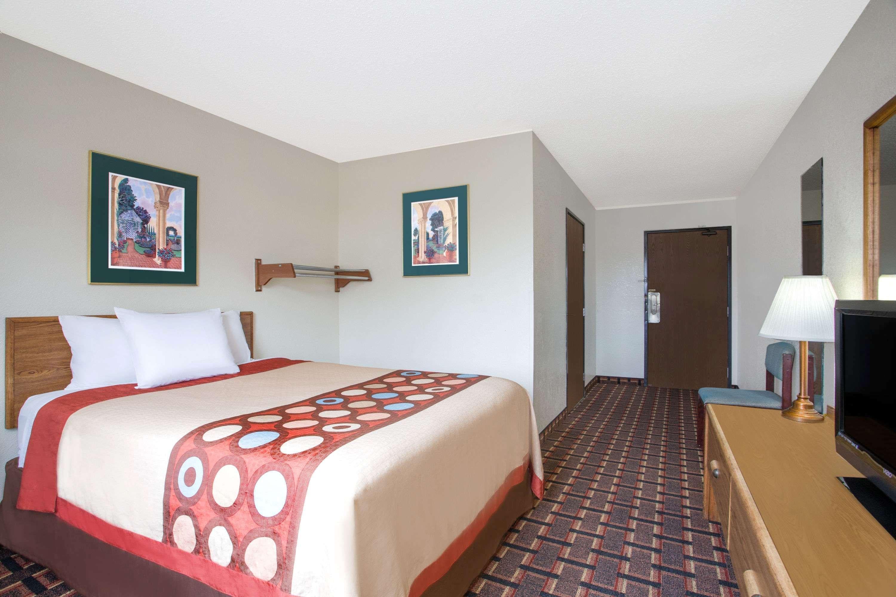 Double King Bed Non Smoking