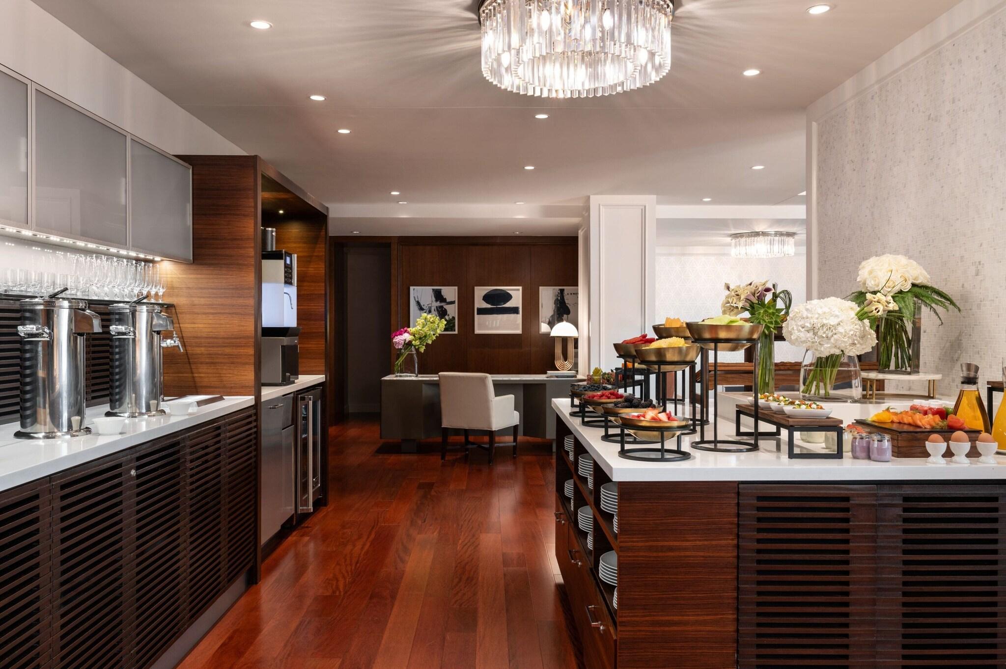 Double Deluxe King Bed