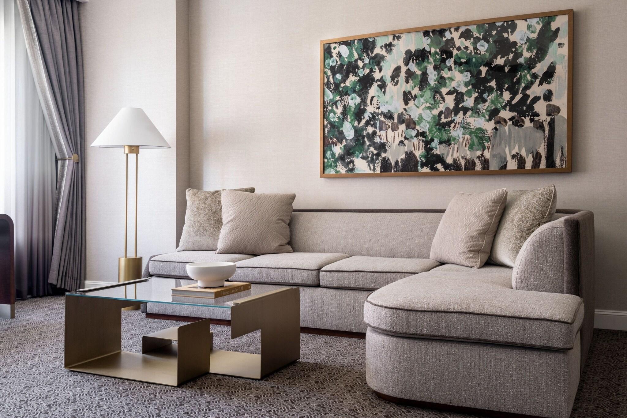 Suite Deluxe King Bed