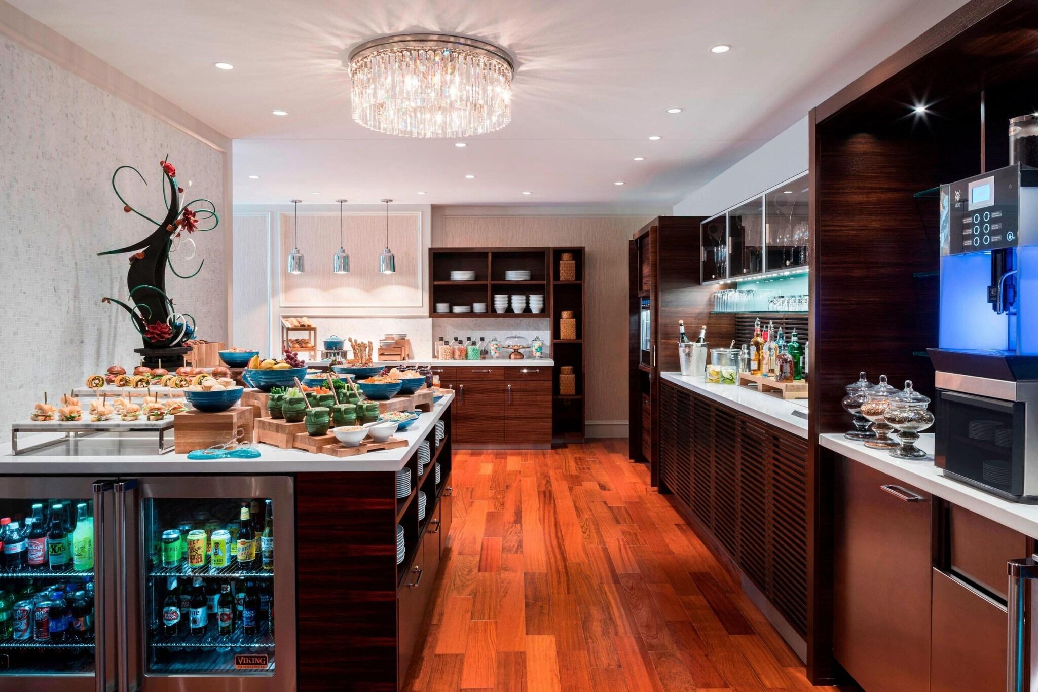 Double Deluxe King Bed