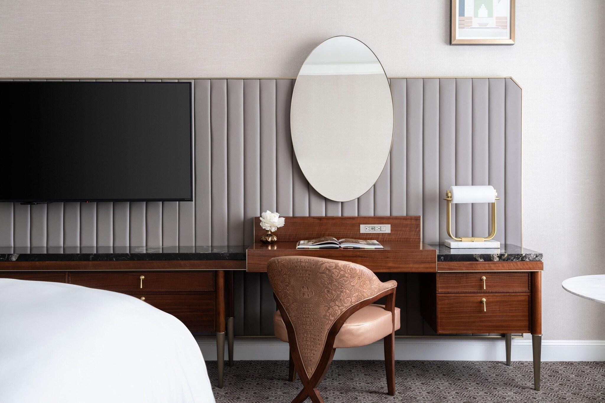 Double Deluxe King Bed