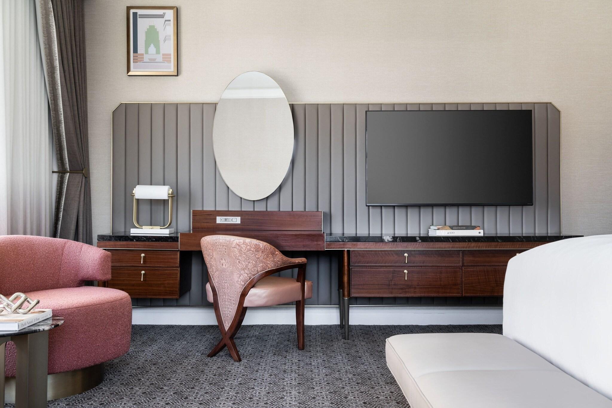 Double Deluxe King Bed