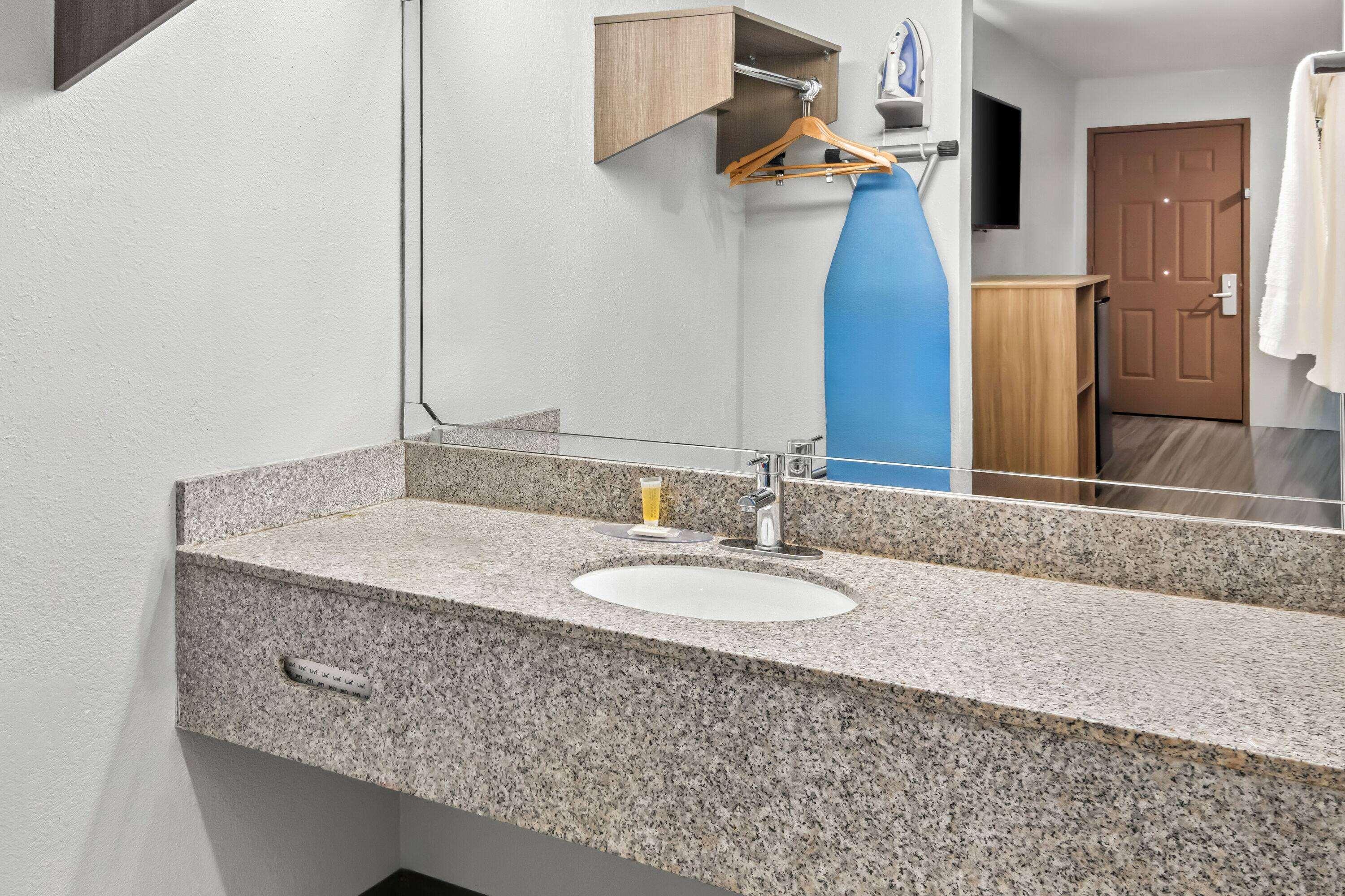 Quadruple Two Queen Beds Non Smoking