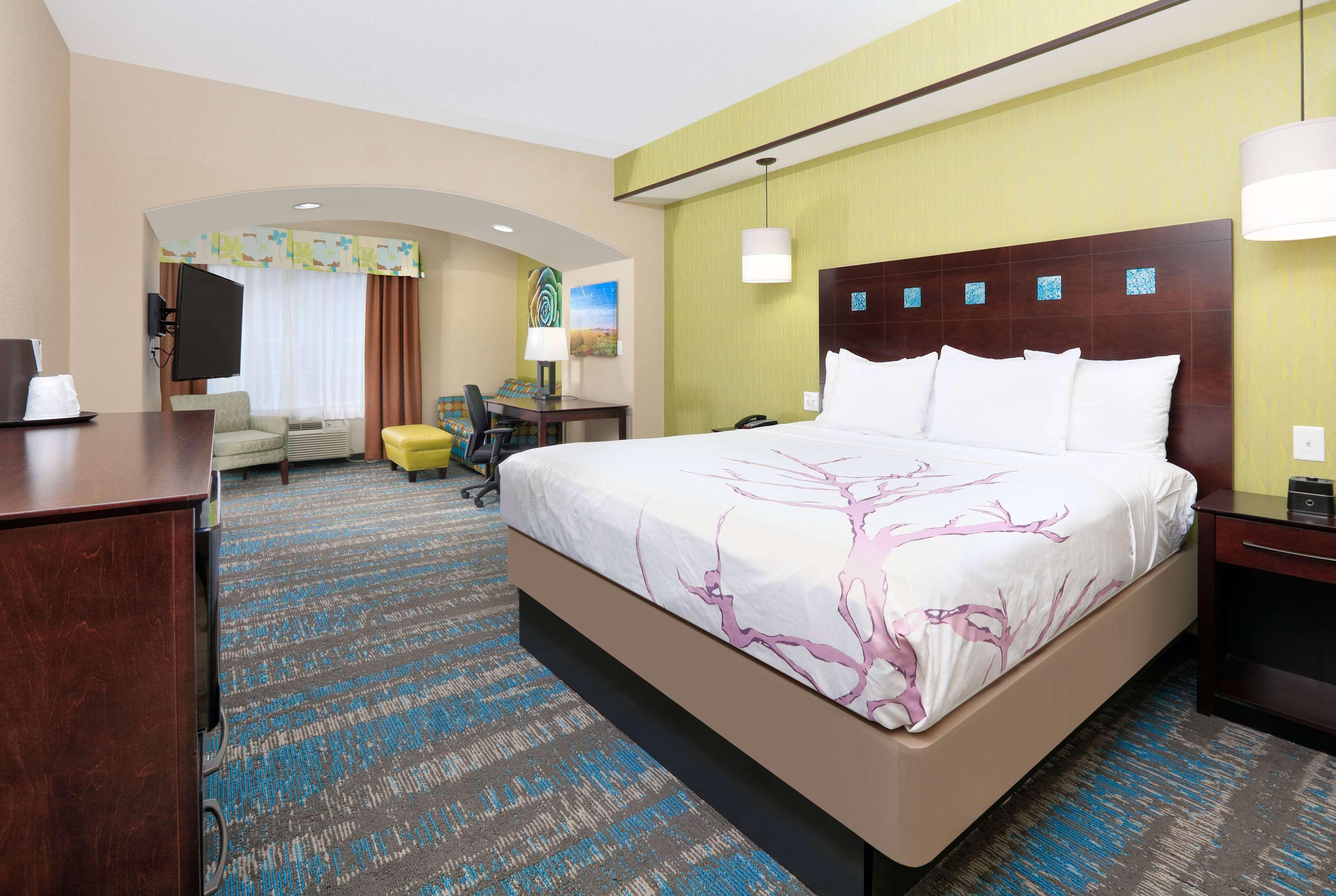 Double King Bed Non Smoking