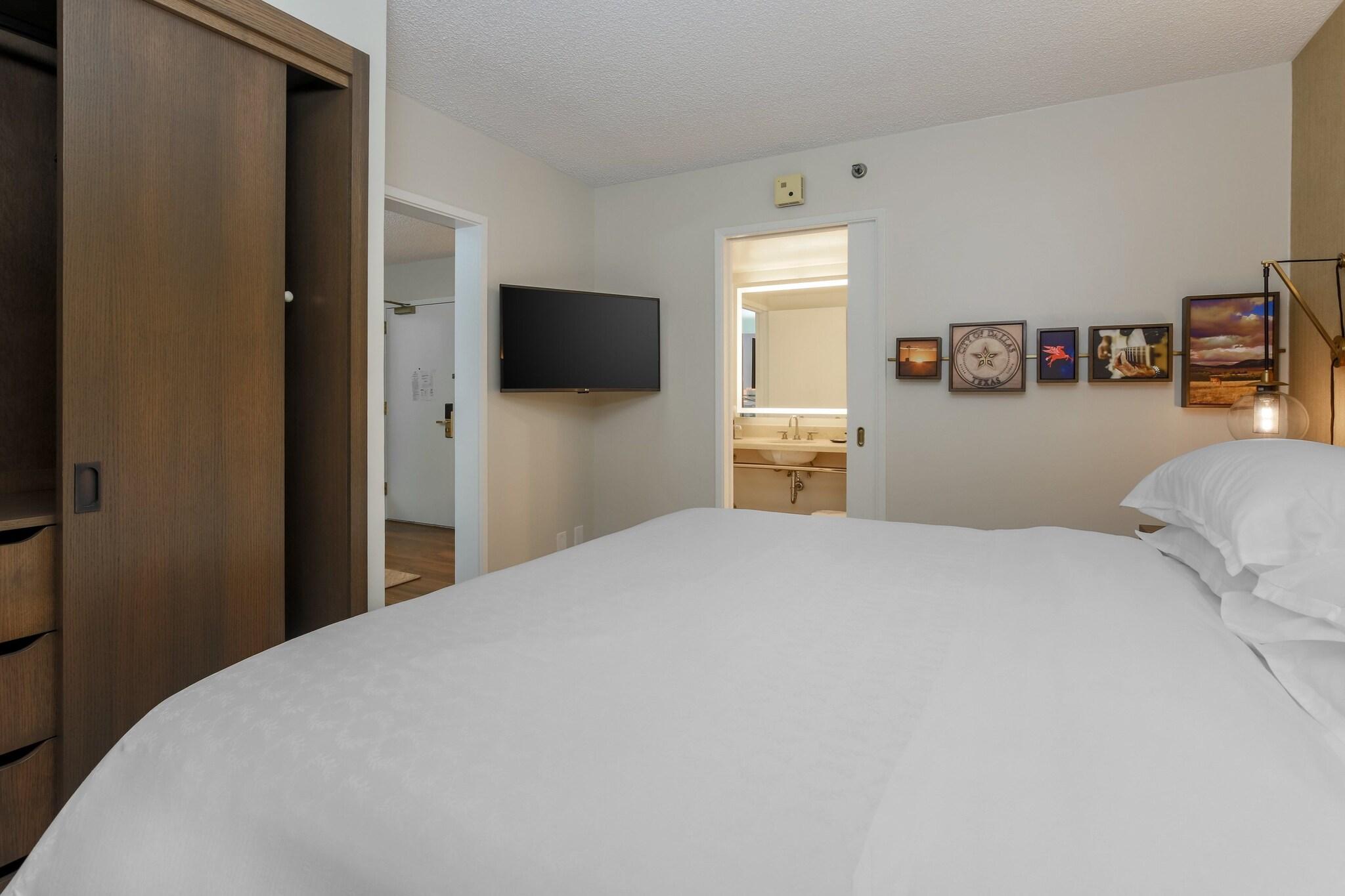 Suite City View King Bed