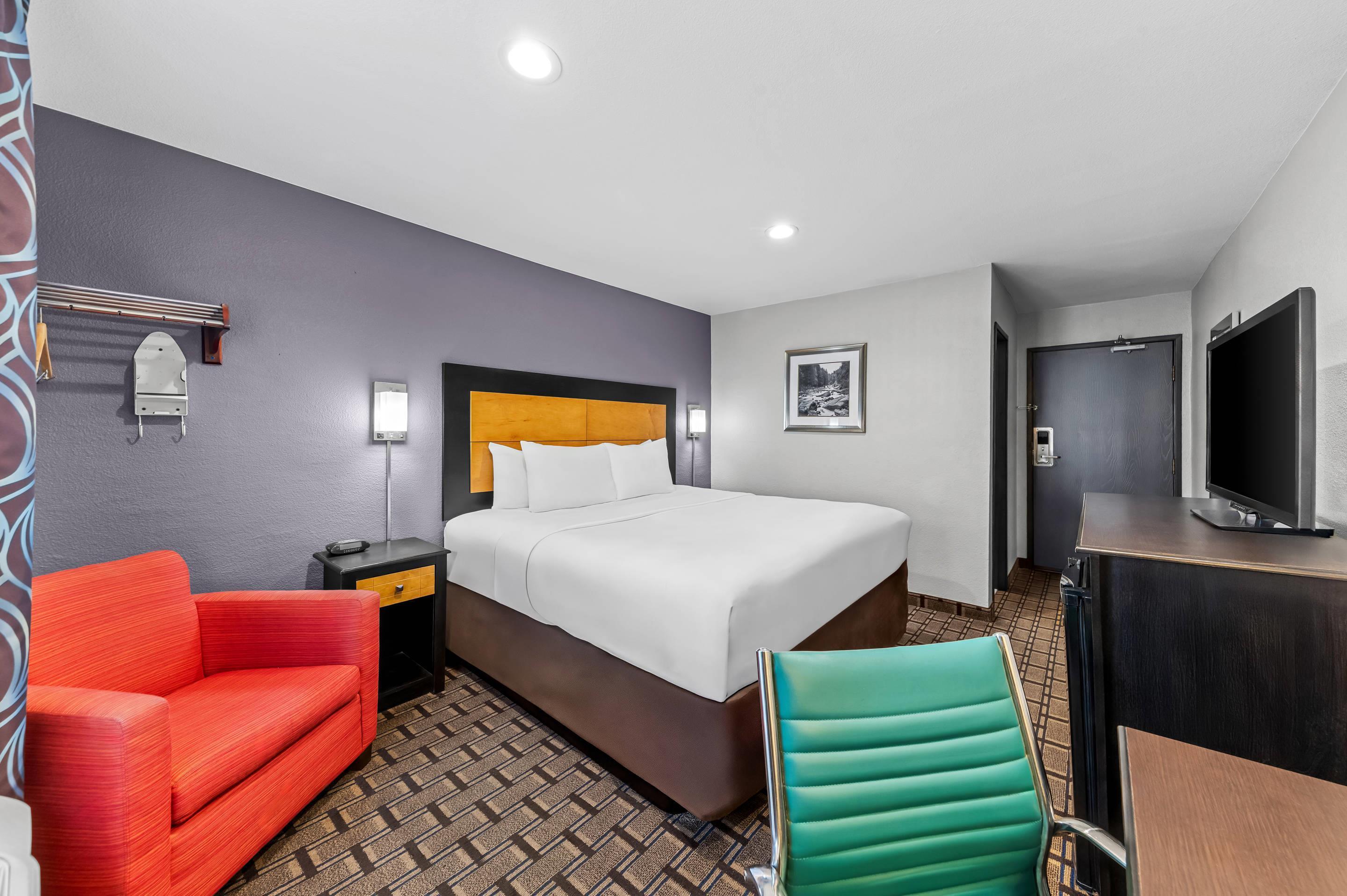 Suite King Size Bed