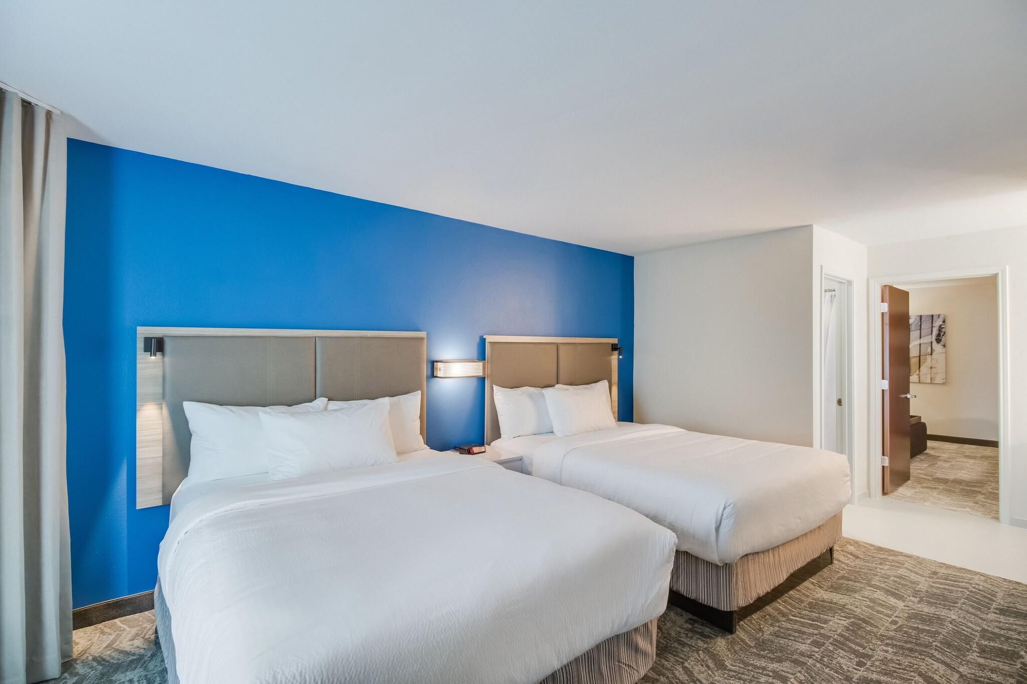 Suite Two Queen Beds