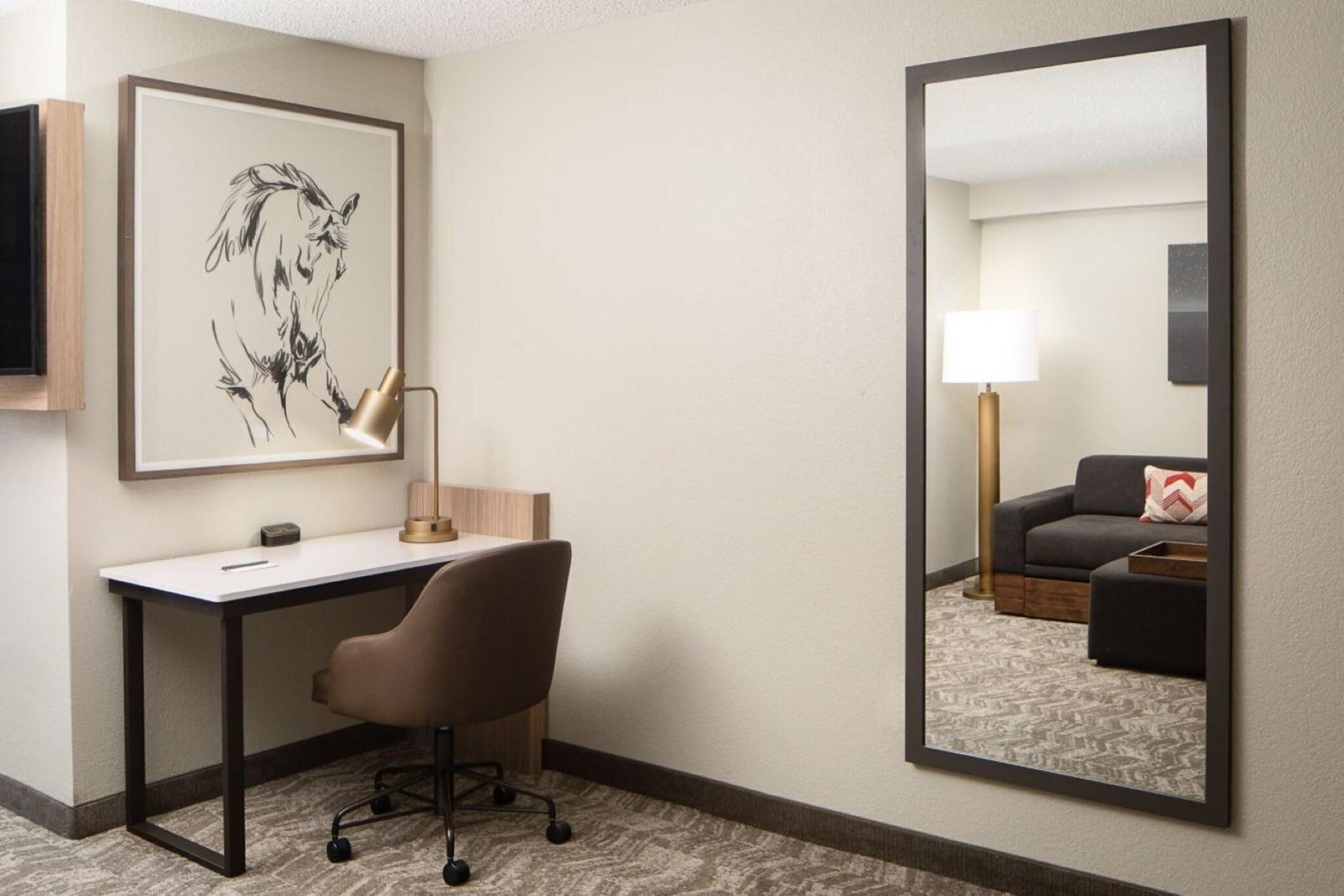Suite City View Two Queen Beds