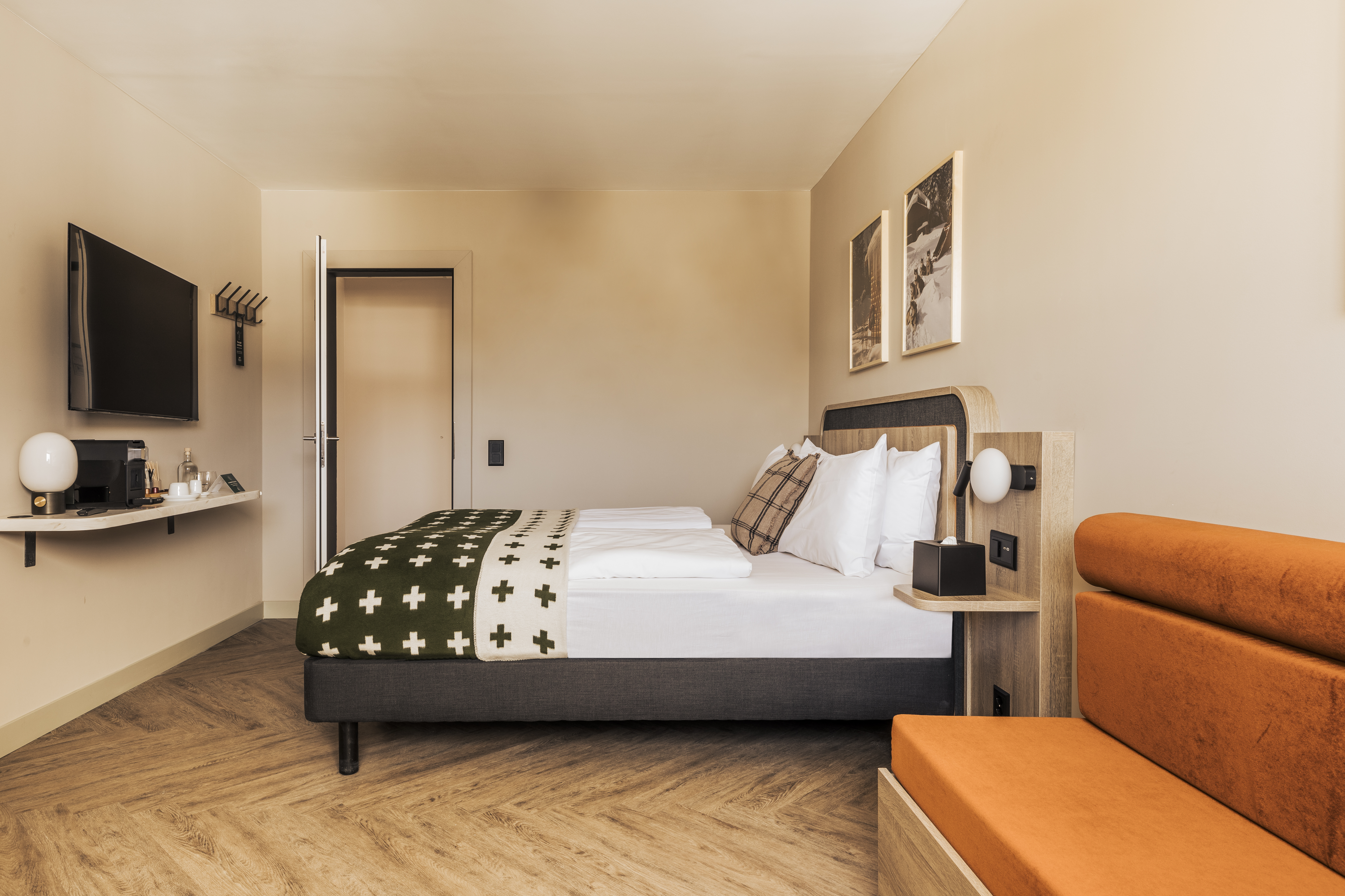 Family Room Capacity 5