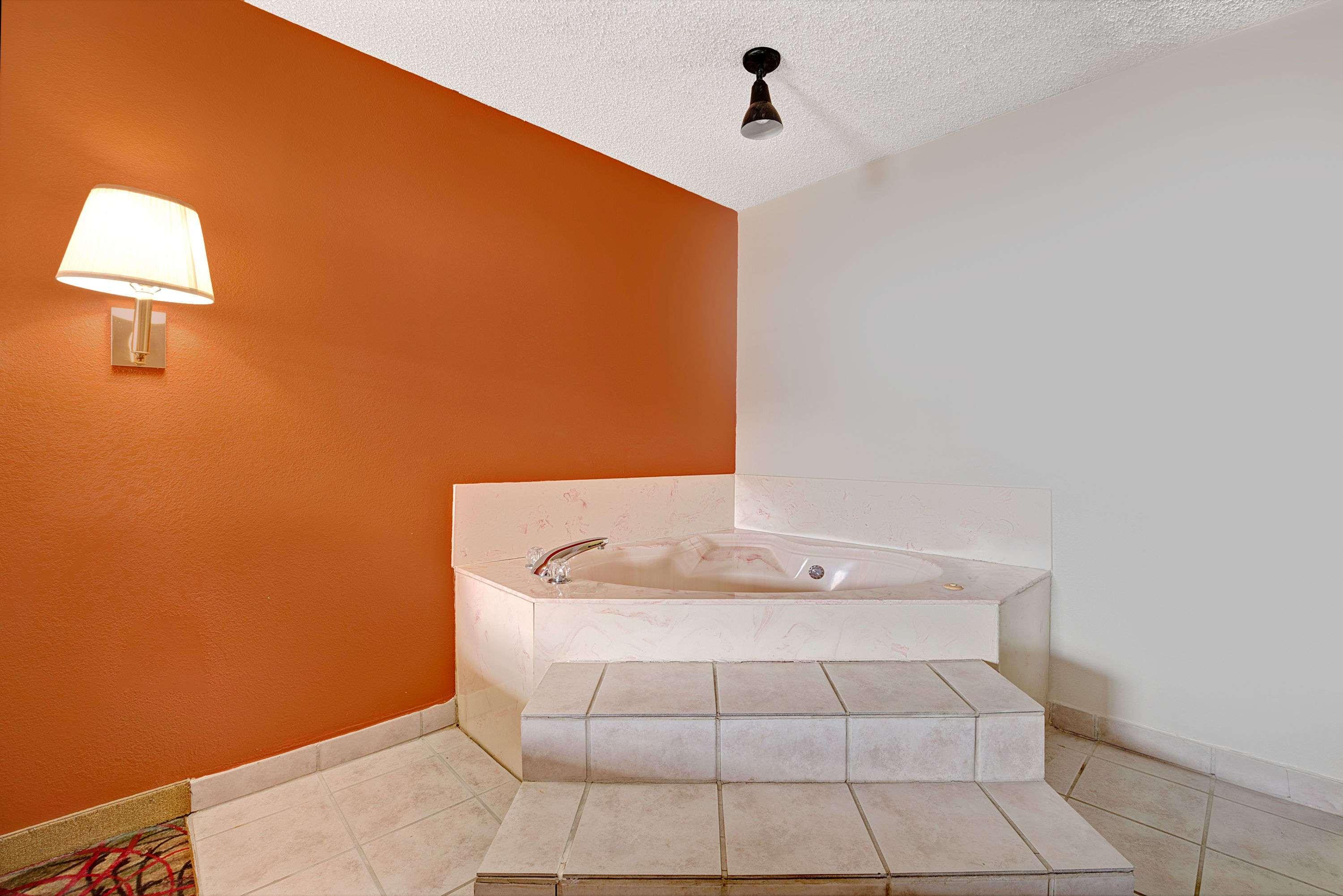 Double King Bed Non Smoking