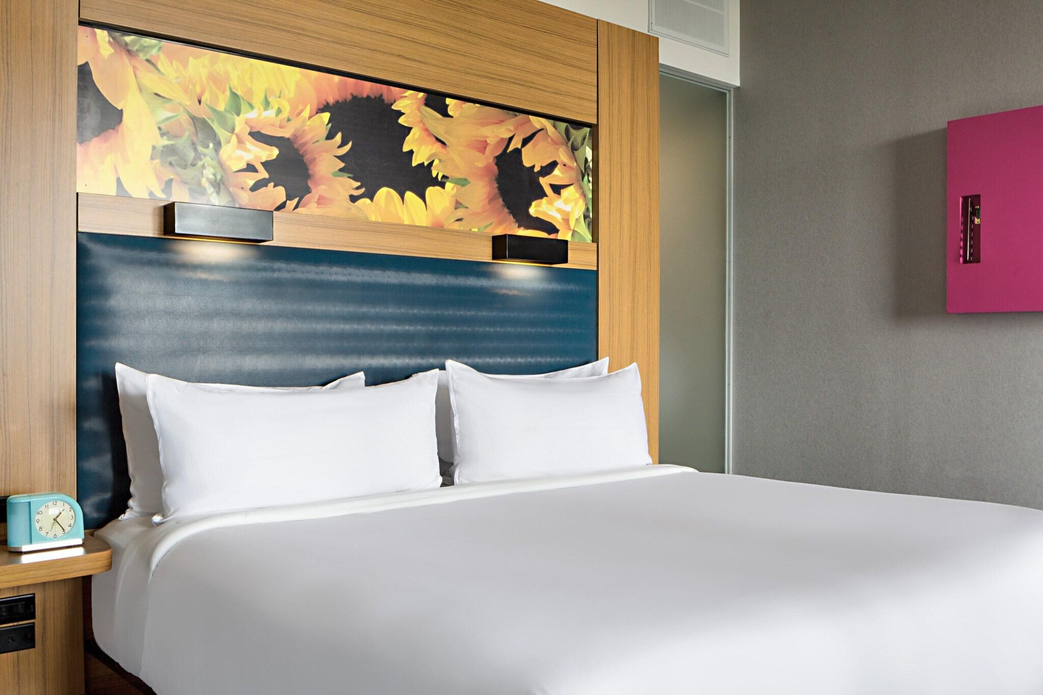 Suite King Size Bed