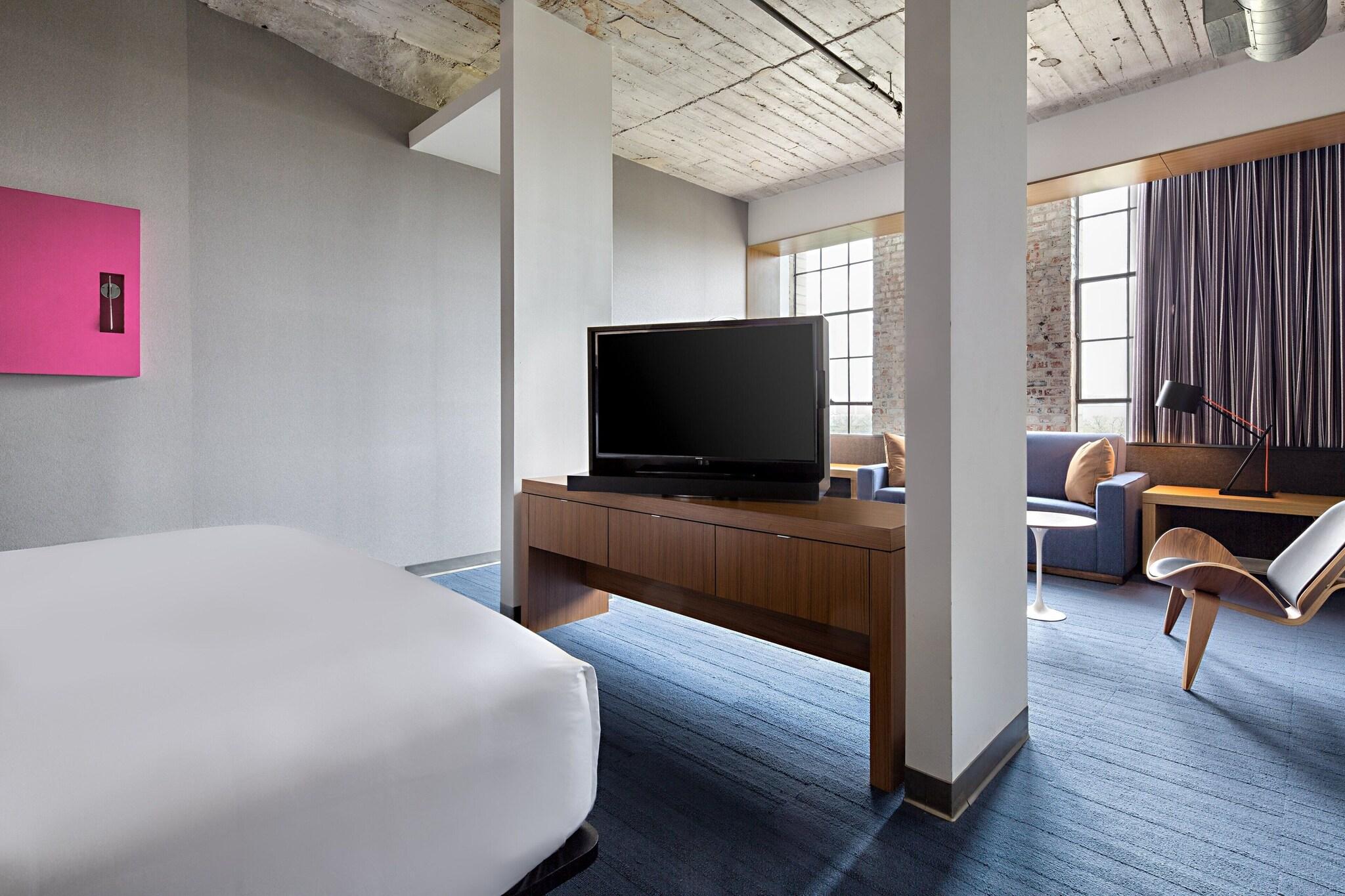 Suite King Size Bed