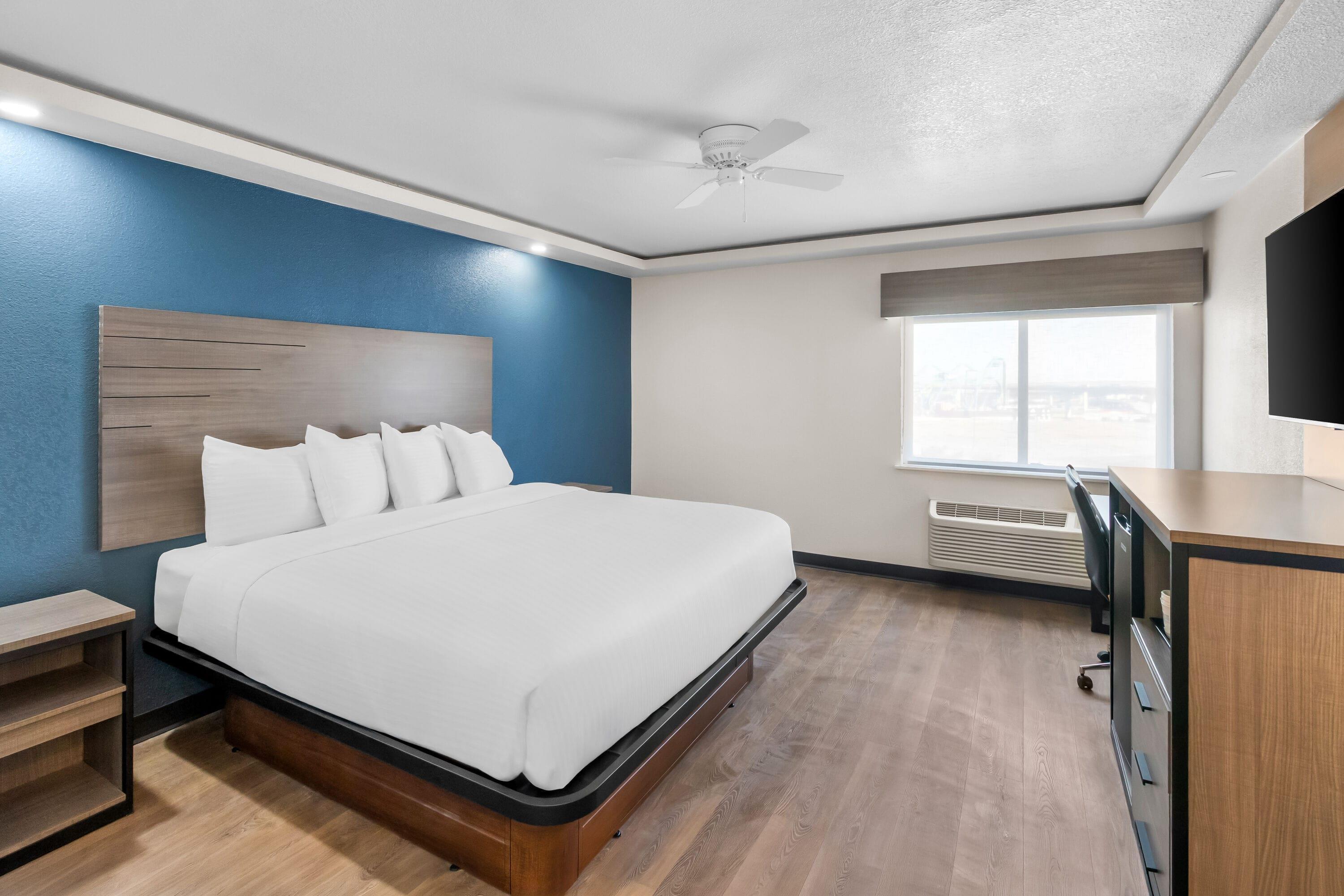 Room Capacity 4