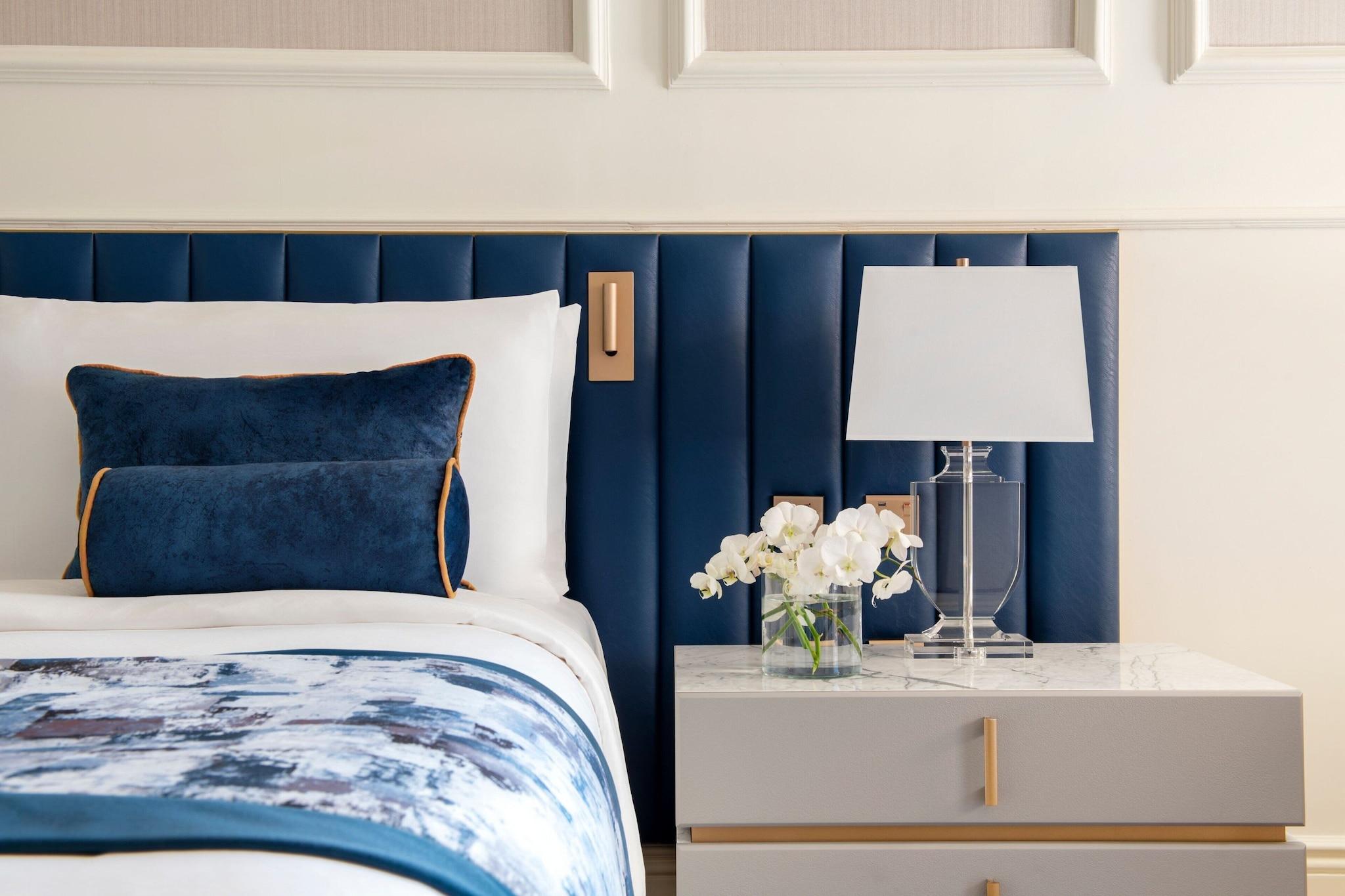 Junior Suite King Bed One Bedroom 